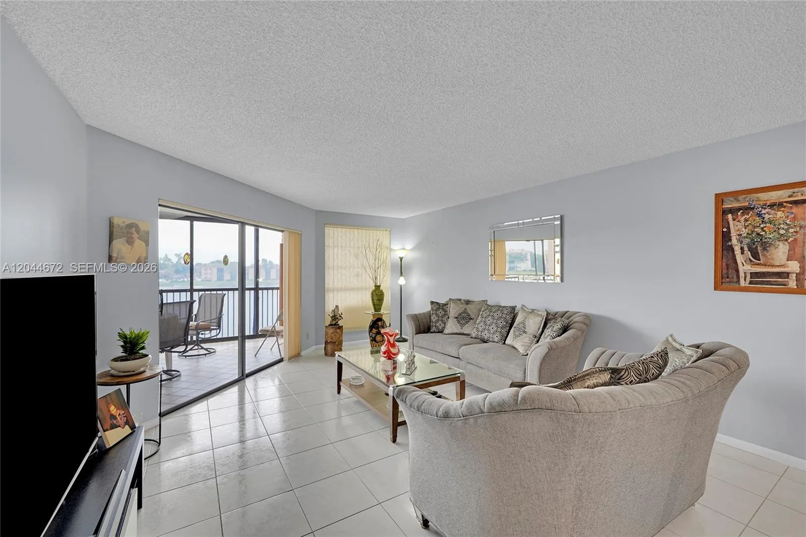7250 Fairfax Dr # 302, Tamarac, FL 33321