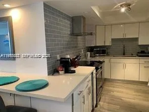 6039 Collins Ave # 1131, Miami Beach, FL 33140 photo 4