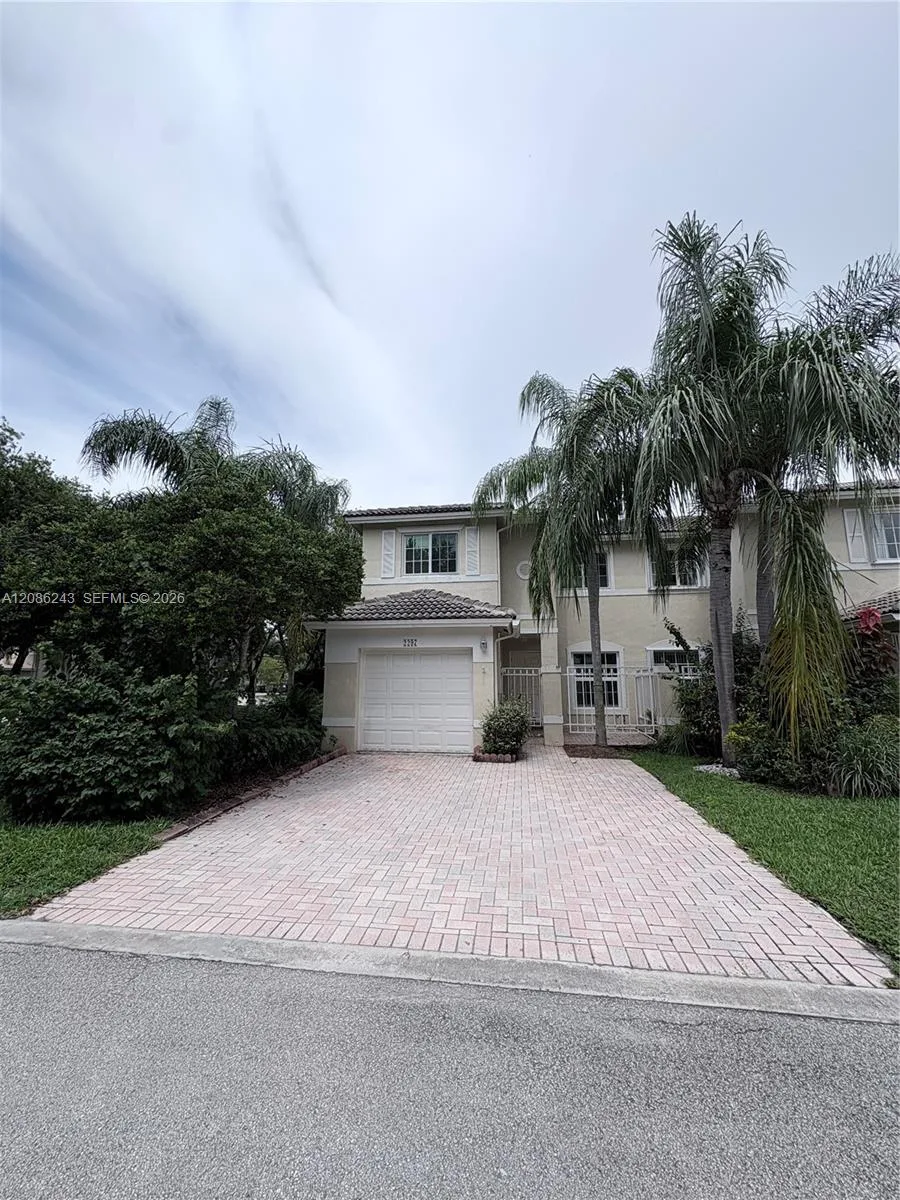 2297 NW 171st Ter, Pembroke Pines, FL 33028