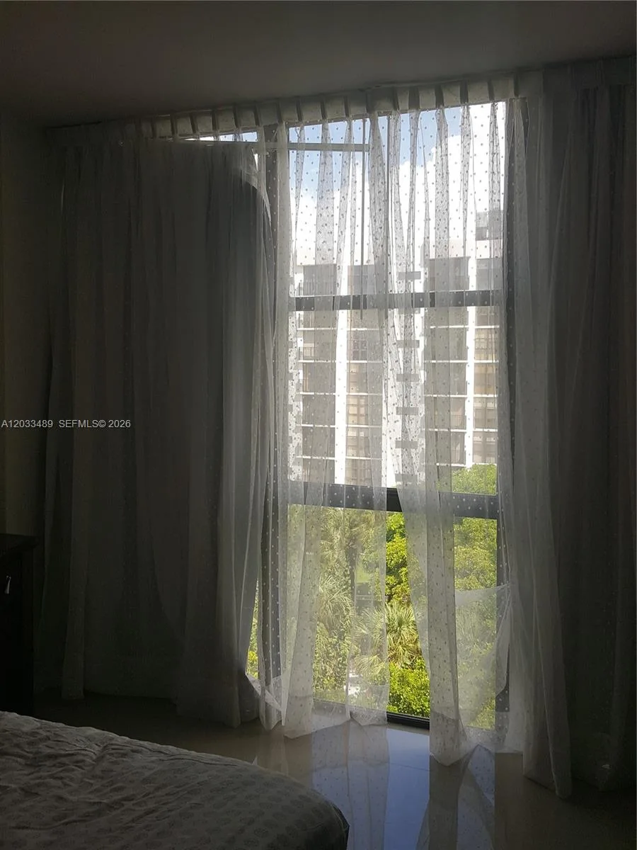 16919 N Bay Rd # 608, Sunny Isles Beach, FL 33160