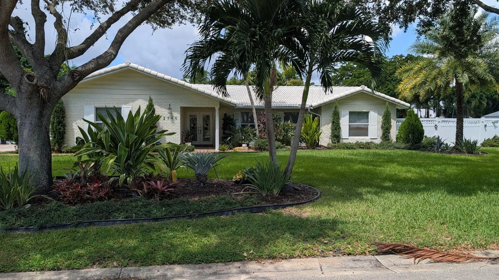 2740 NW 106th Avenue, Coral Springs, FL 33065