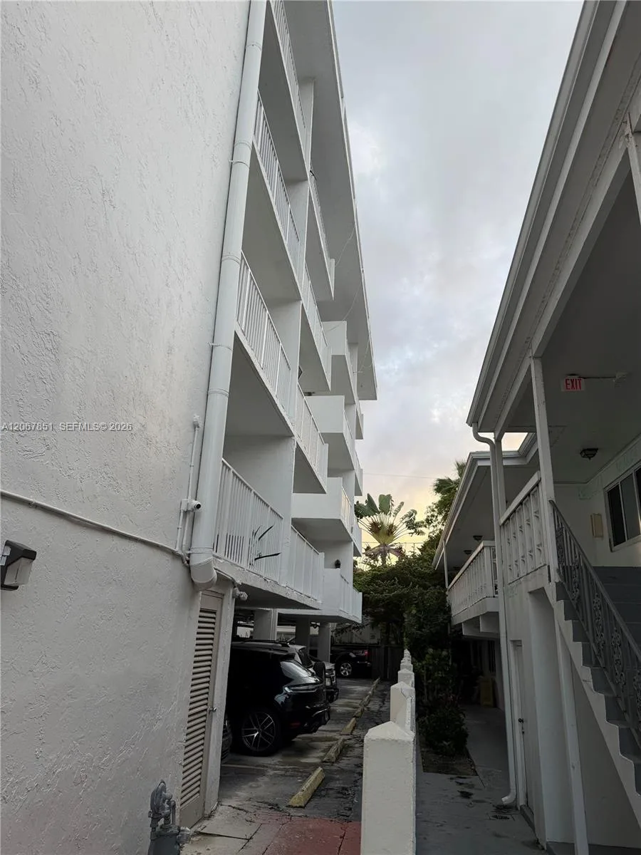910 Michigan Ave # 405, Miami Beach, FL 33139 photo 4