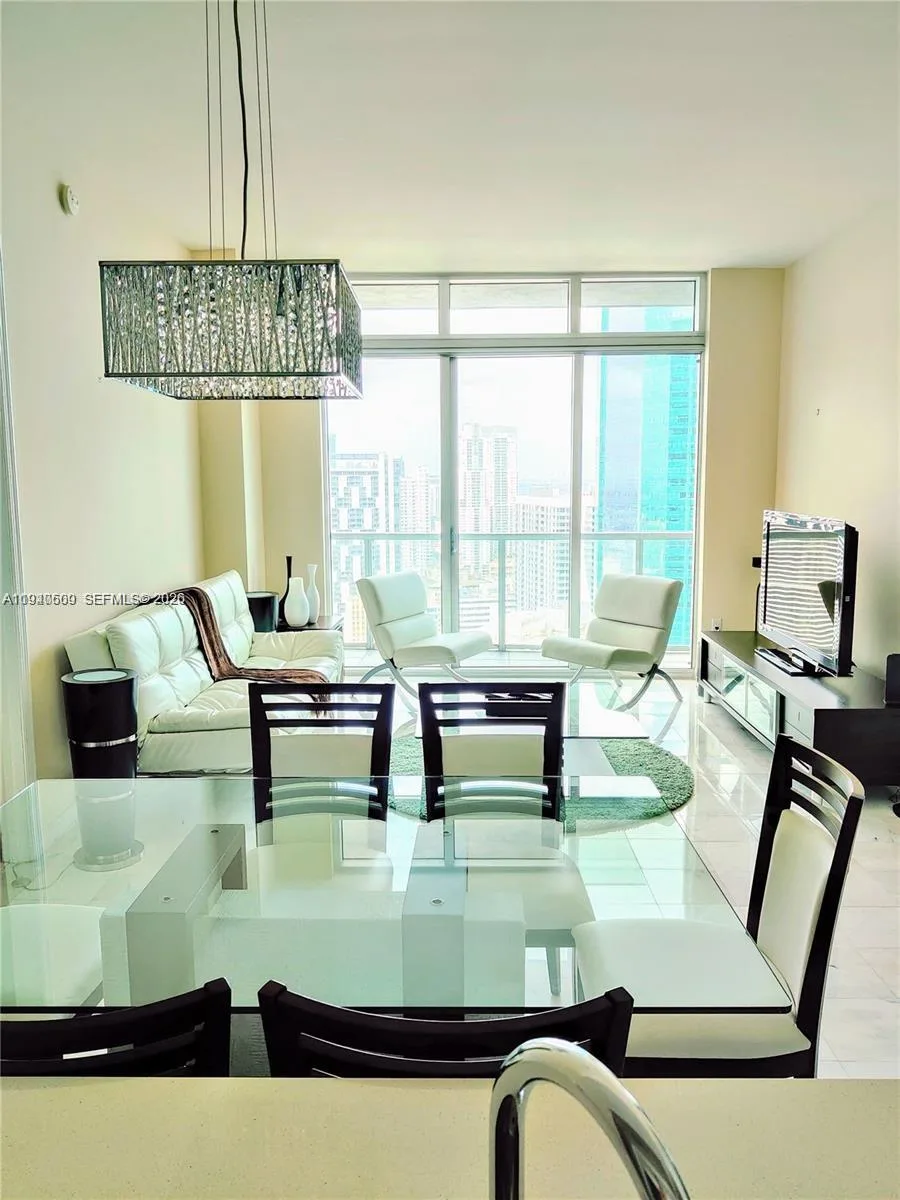55 SE 6th St # 4105, Miami, FL 33131