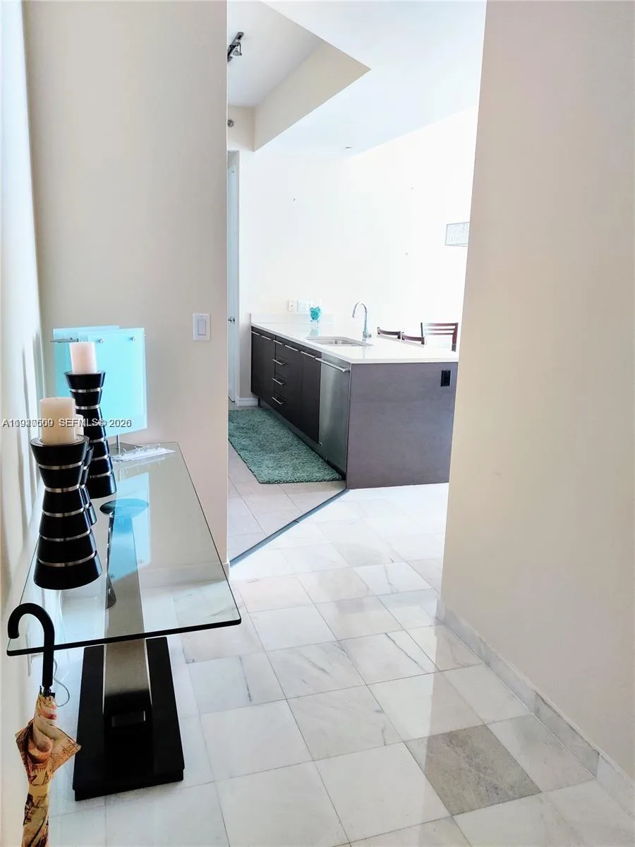 55 SE 6th St # 4105, Miami, FL 33131 photo 3