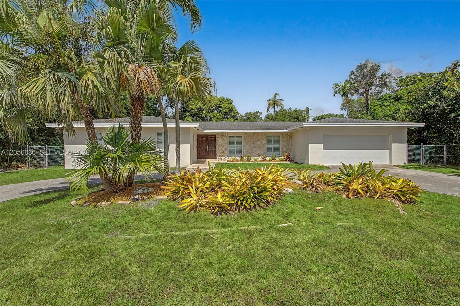 15540 SW 82nd Ct, Palmetto Bay, FL 33157