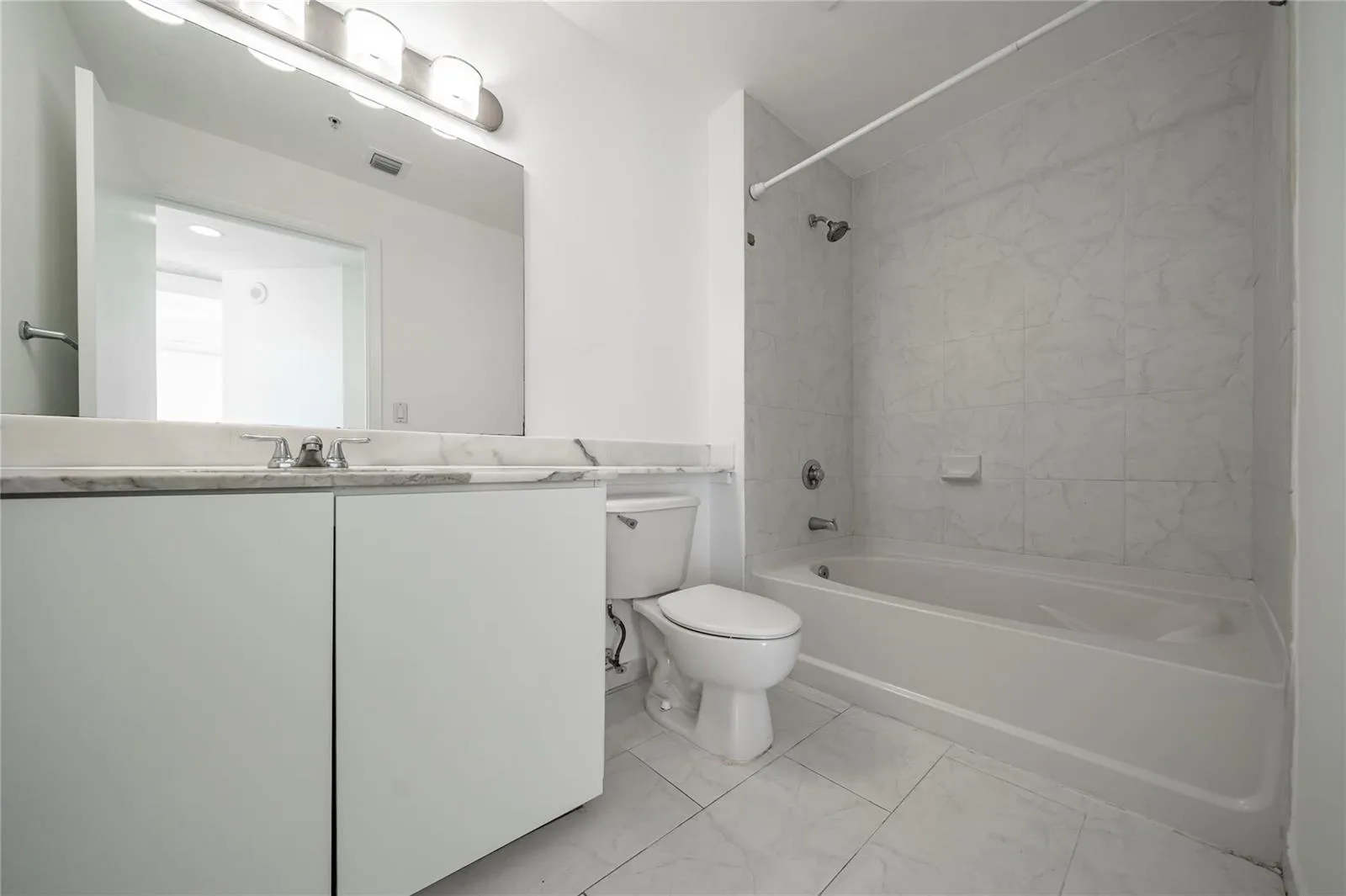 234 NE 3rd Street # 2007, Miami, FL 33132 photo 10