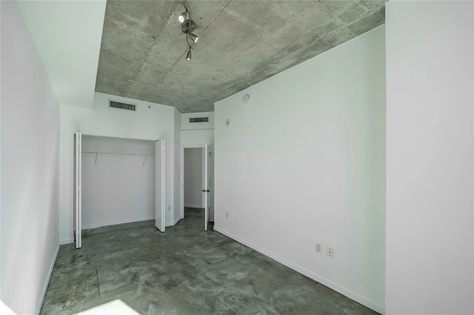 234 NE 3rd Street # 2007, Miami, FL 33132 photo 11