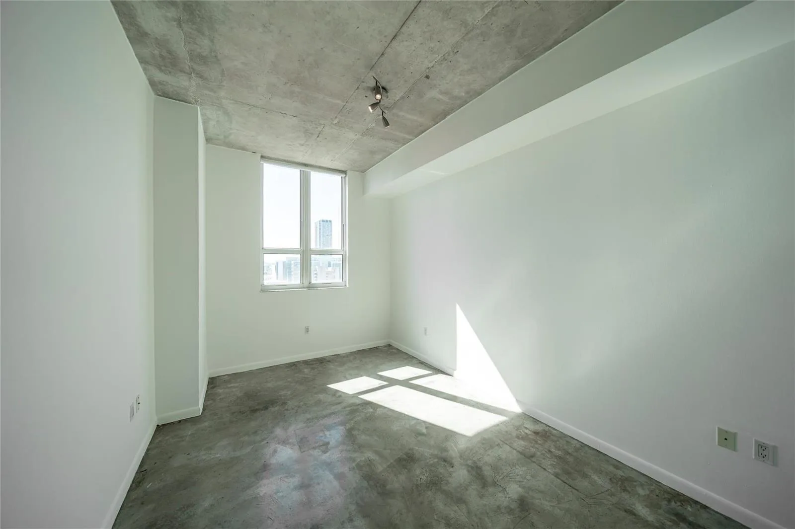 234 NE 3rd Street # 2007, Miami, FL 33132 photo 13