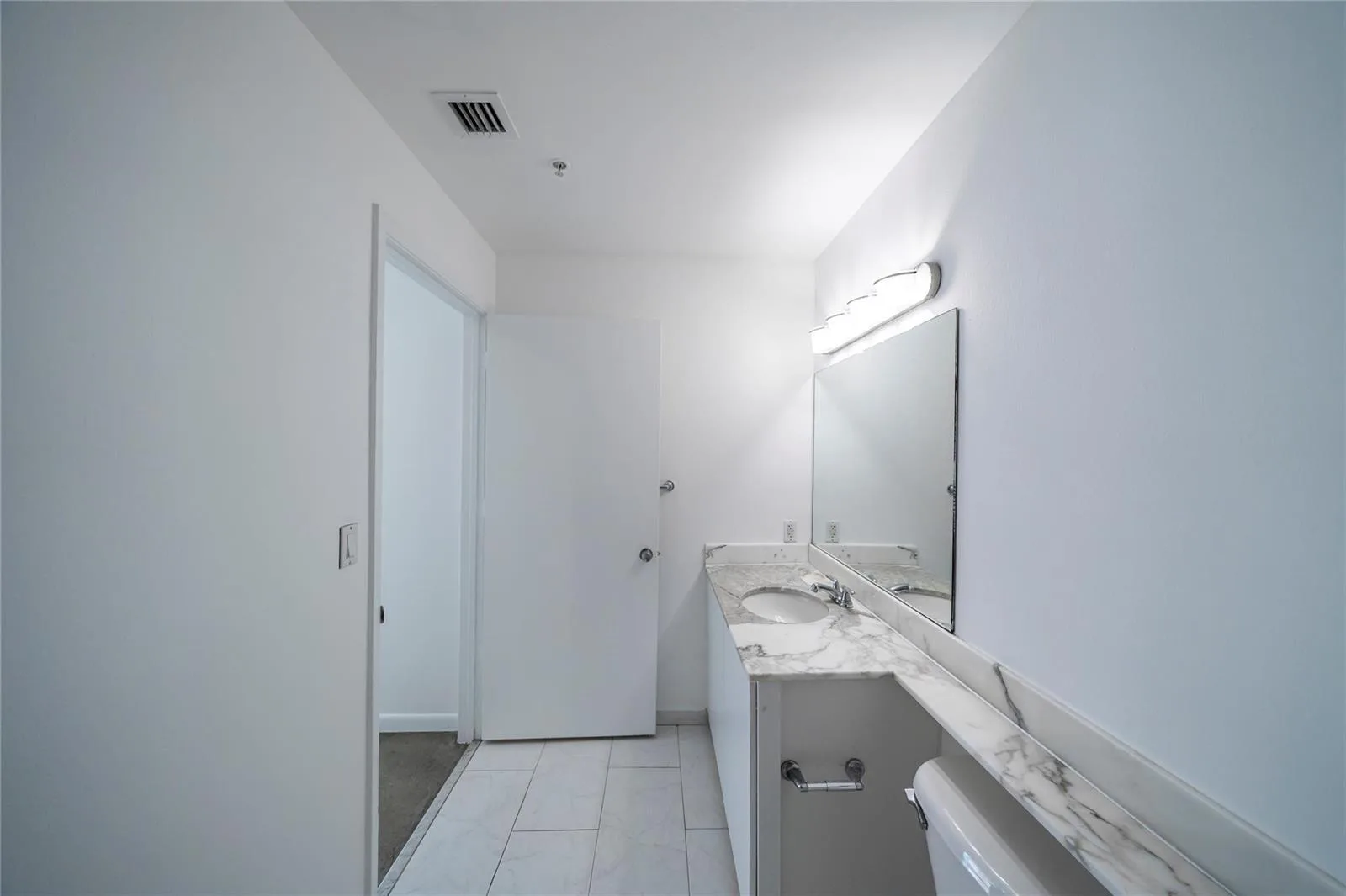 234 NE 3rd Street # 2007, Miami, FL 33132 photo 8