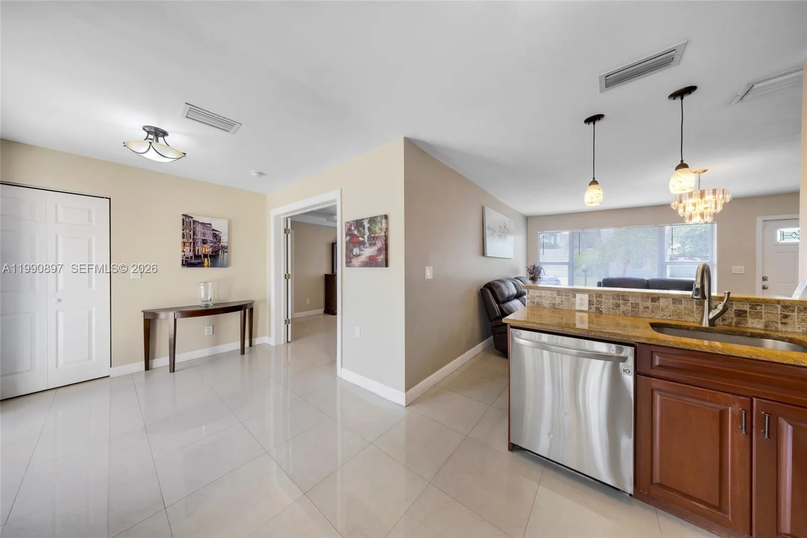 1460 NE 30th Ct, Pompano Beach, FL 33064 photo 9
