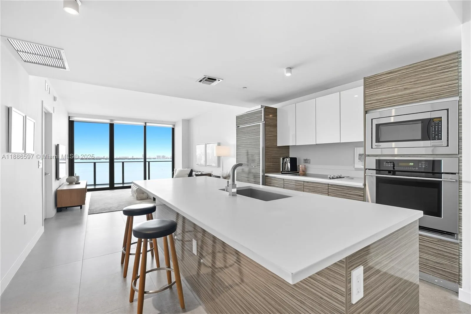 460 NE 28th St # 1805, Miami, FL 33137 photo 4