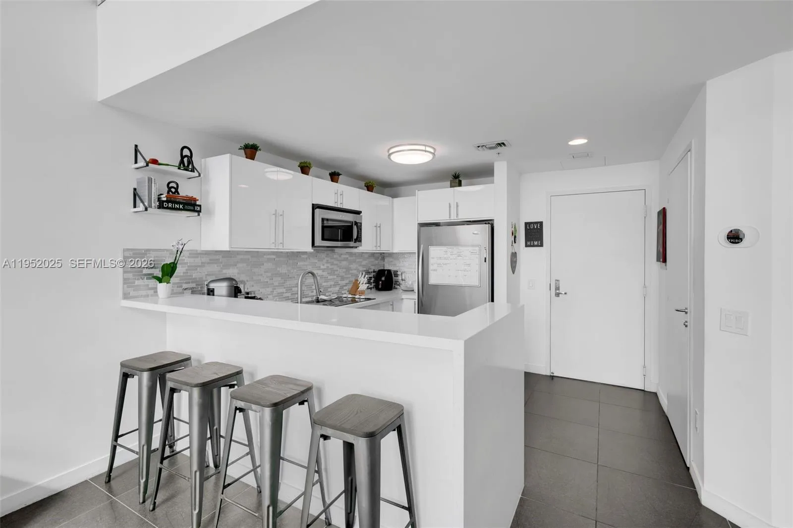 300 S BISCAYNE BLVD # L-410, Miami, FL 33131 photo 9
