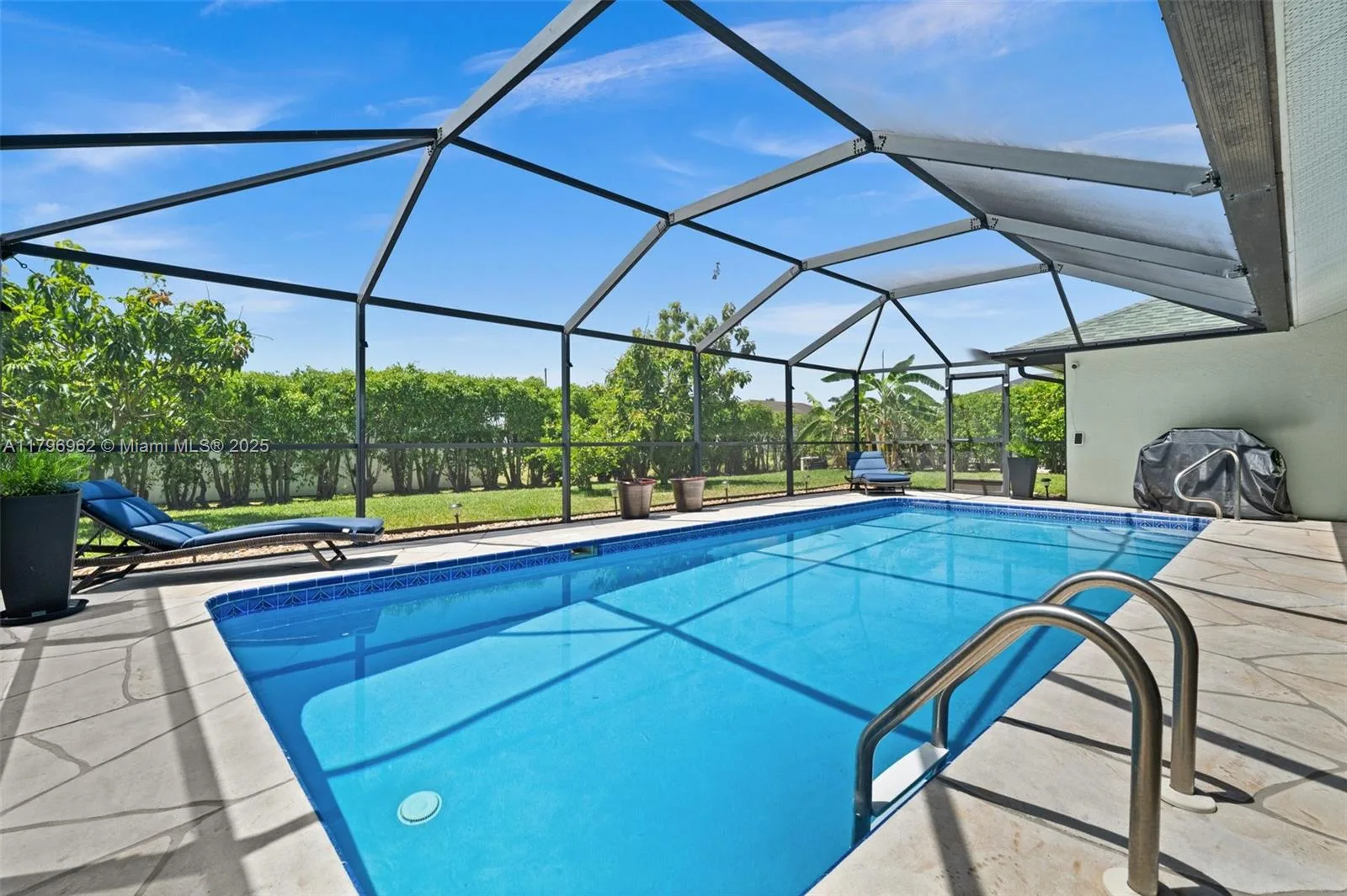 2122 SW 25th Ter, Cape Coral, FL 33914 photo 2