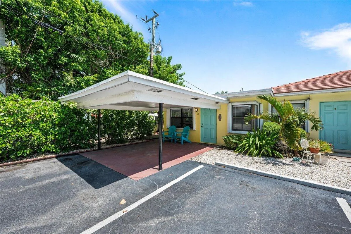 1 TROPICAL Drive # 3, Ocean Ridge, FL 33435