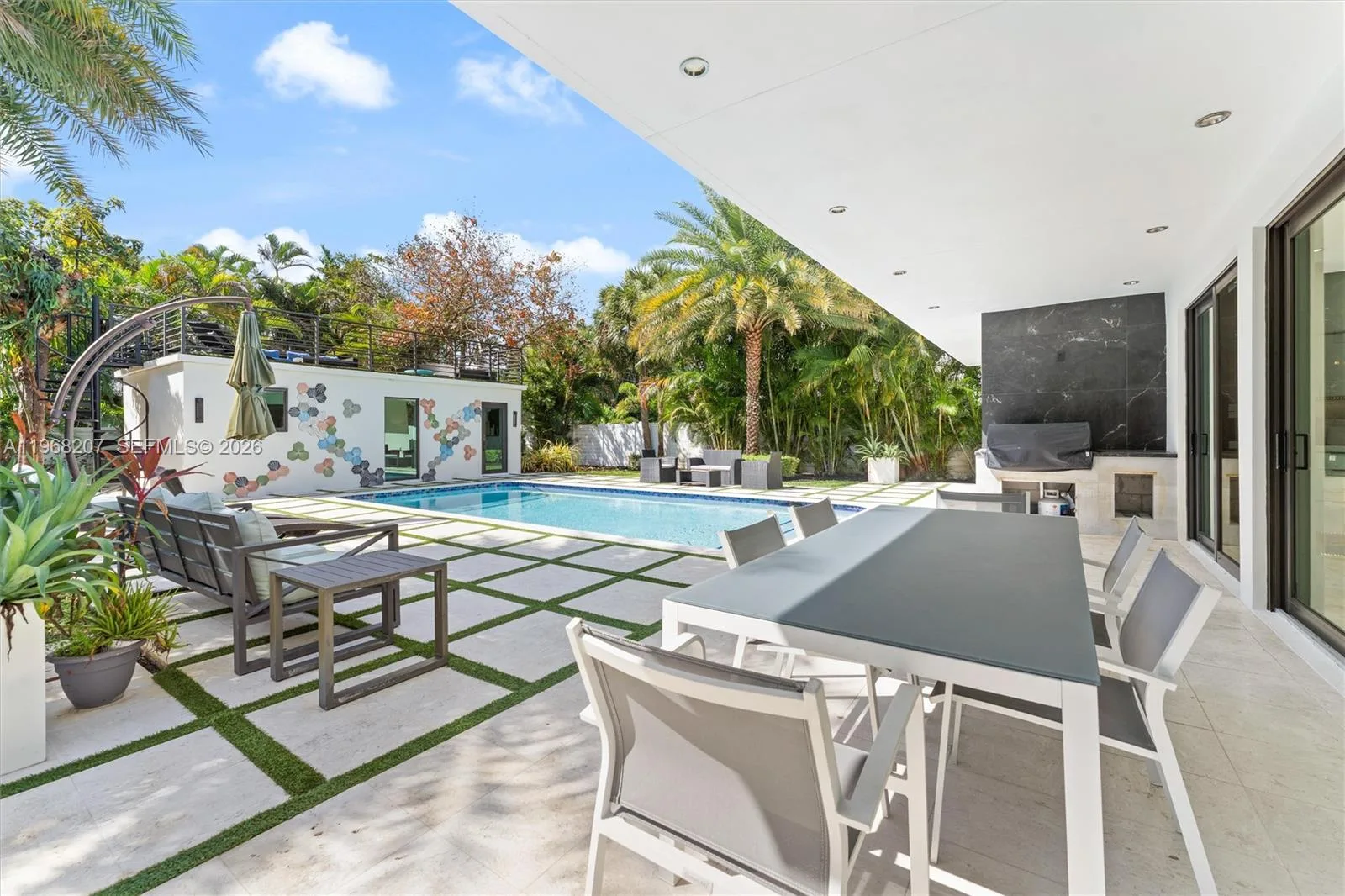 400 NW 24th St, Wilton Manors, FL 33311