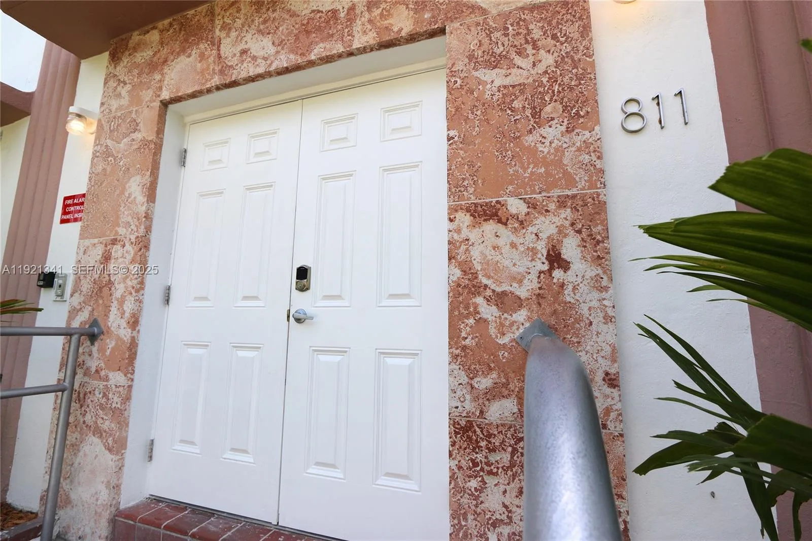 811 Jefferson Ave # 105, Miami Beach, FL 33139 photo 2