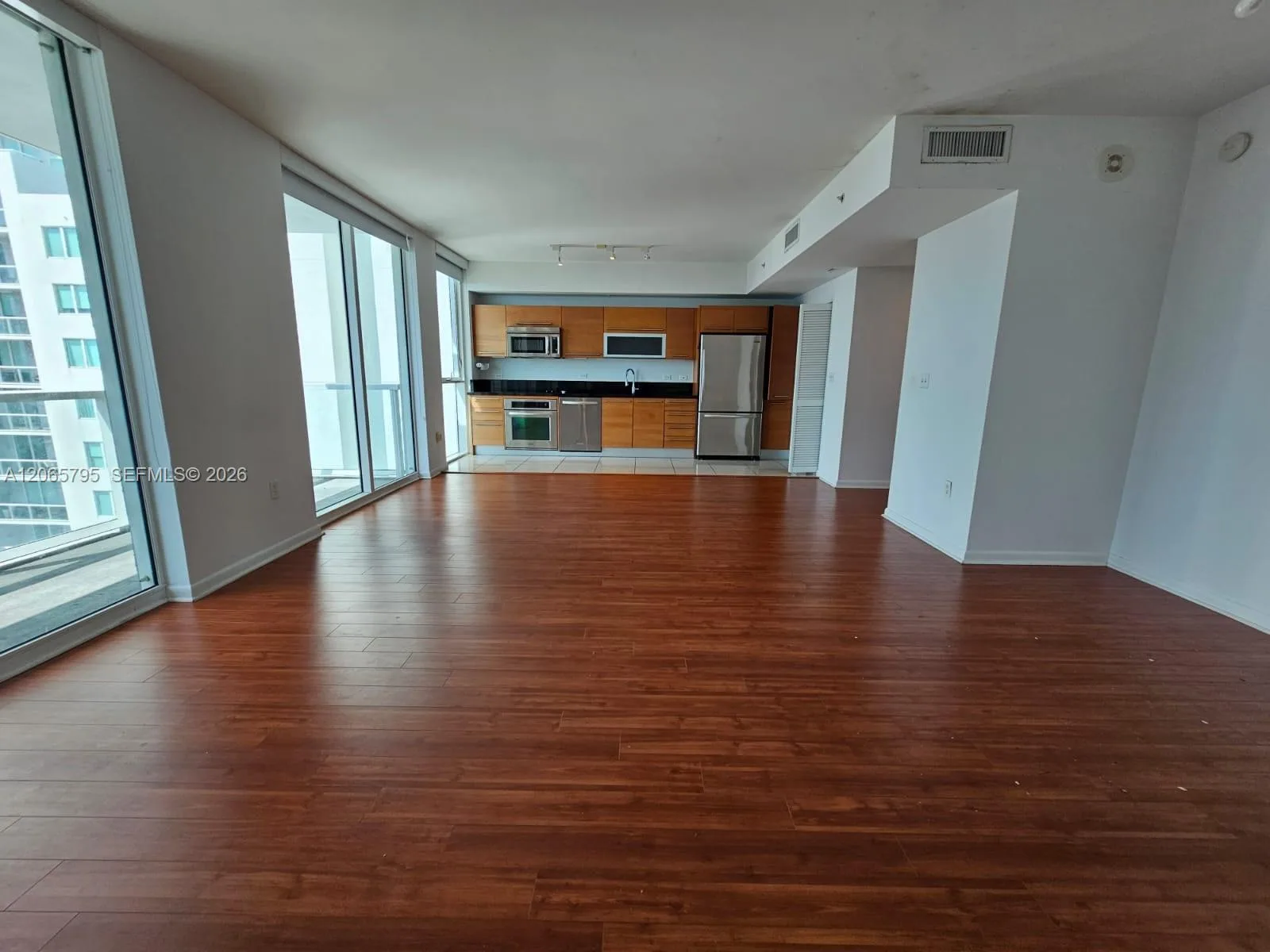 244 Biscayne Blvd # 3707, Miami, FL 33132 photo 10