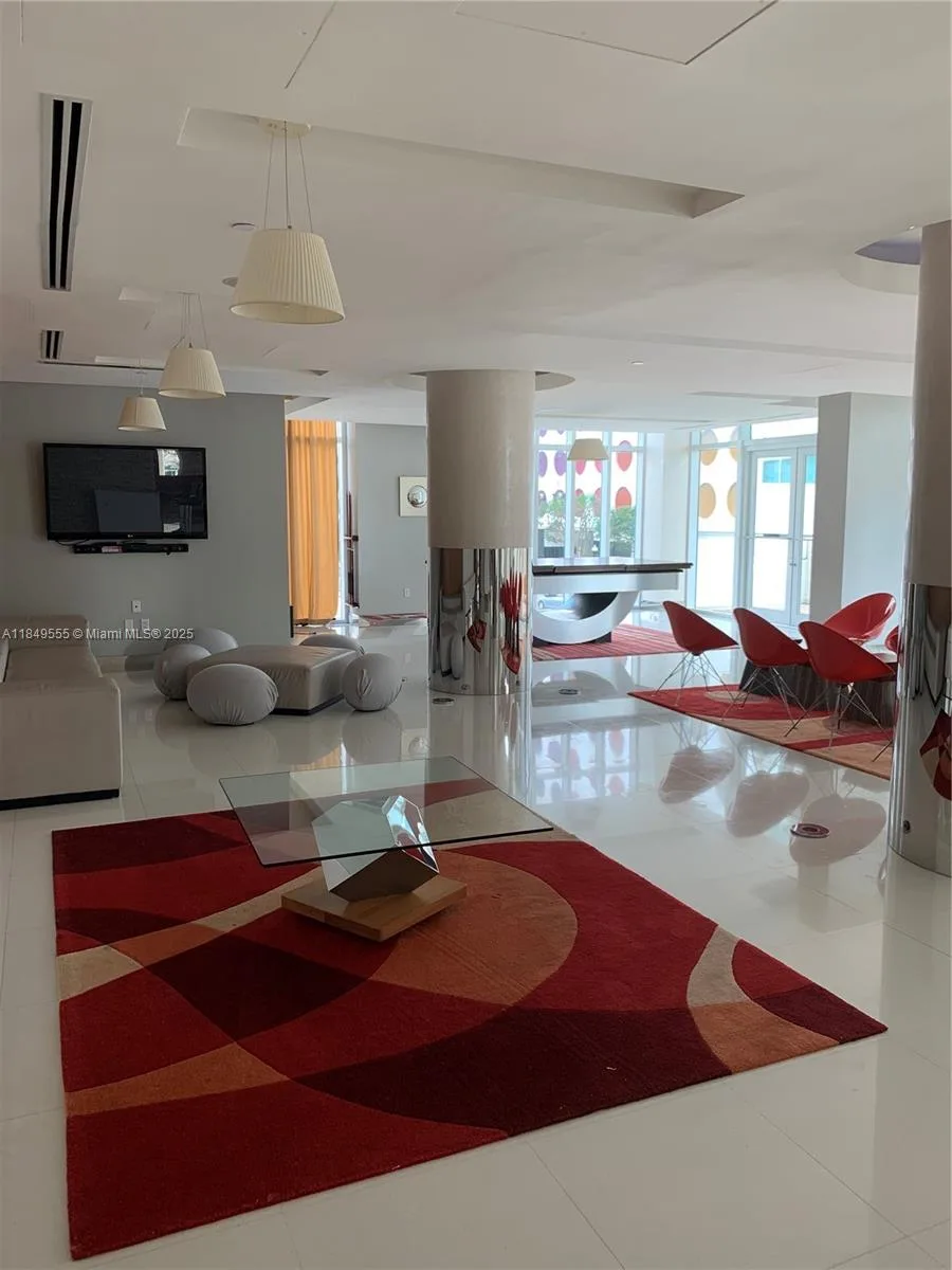 41 SE 5th St # 1011, Miami, FL 33131 photo 10