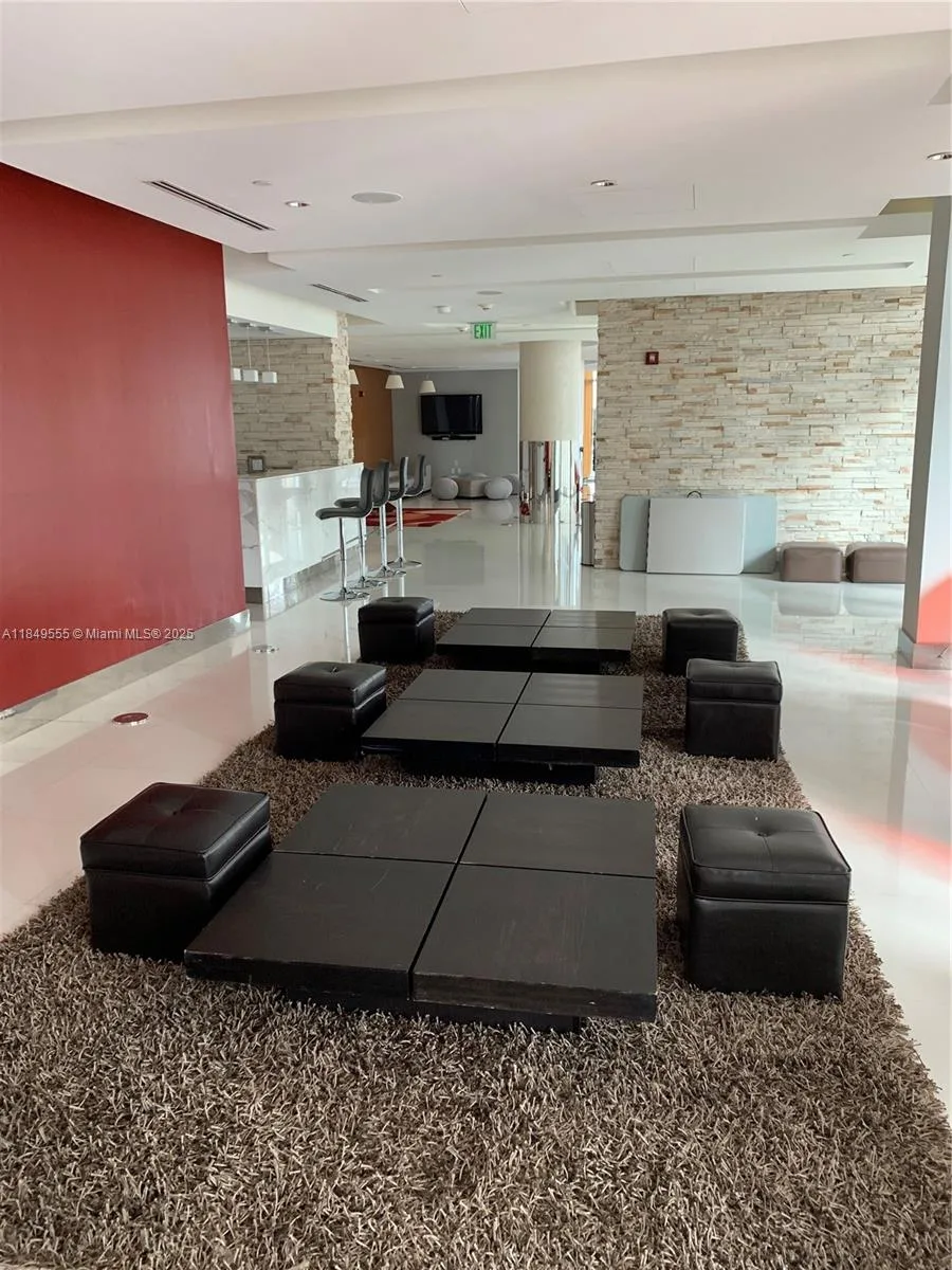 41 SE 5th St # 1011, Miami, FL 33131 photo 11