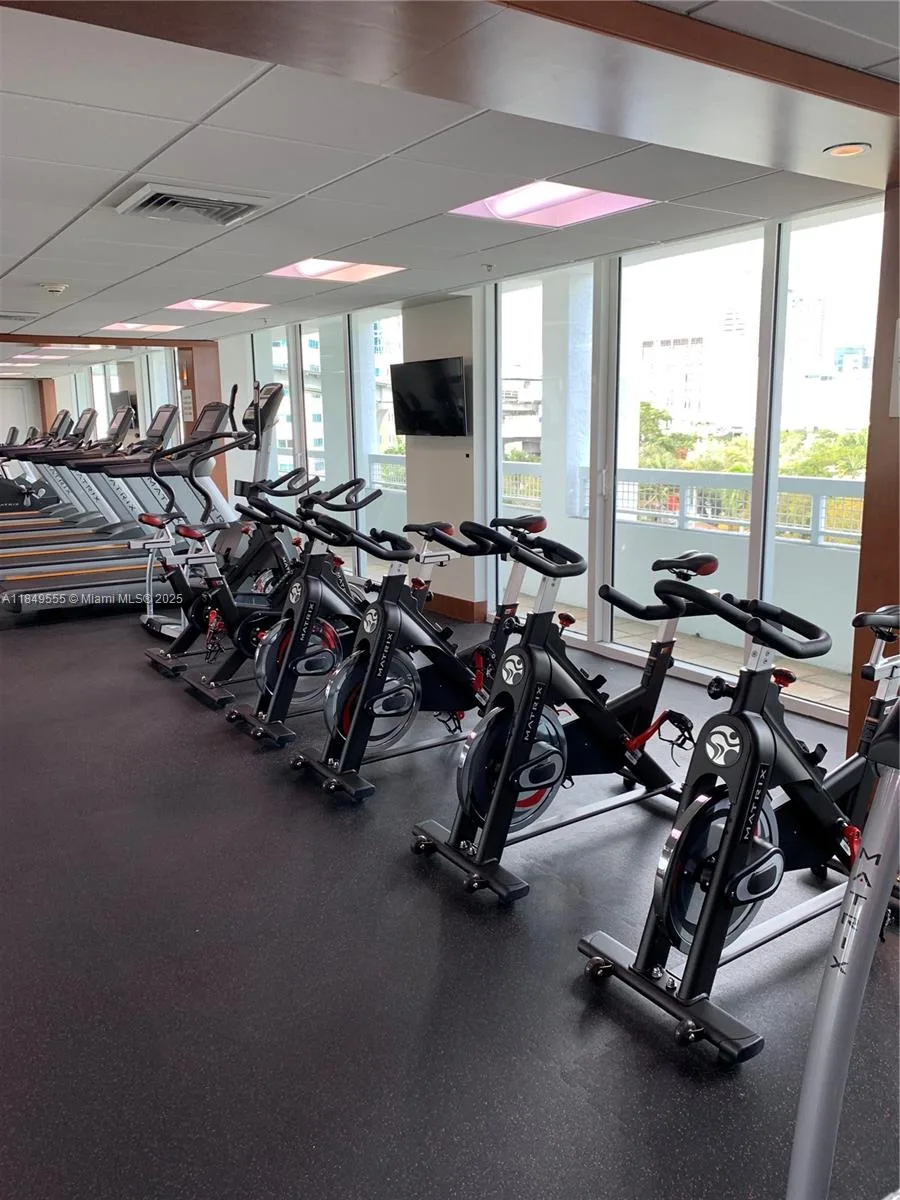 41 SE 5th St # 1011, Miami, FL 33131 photo 12