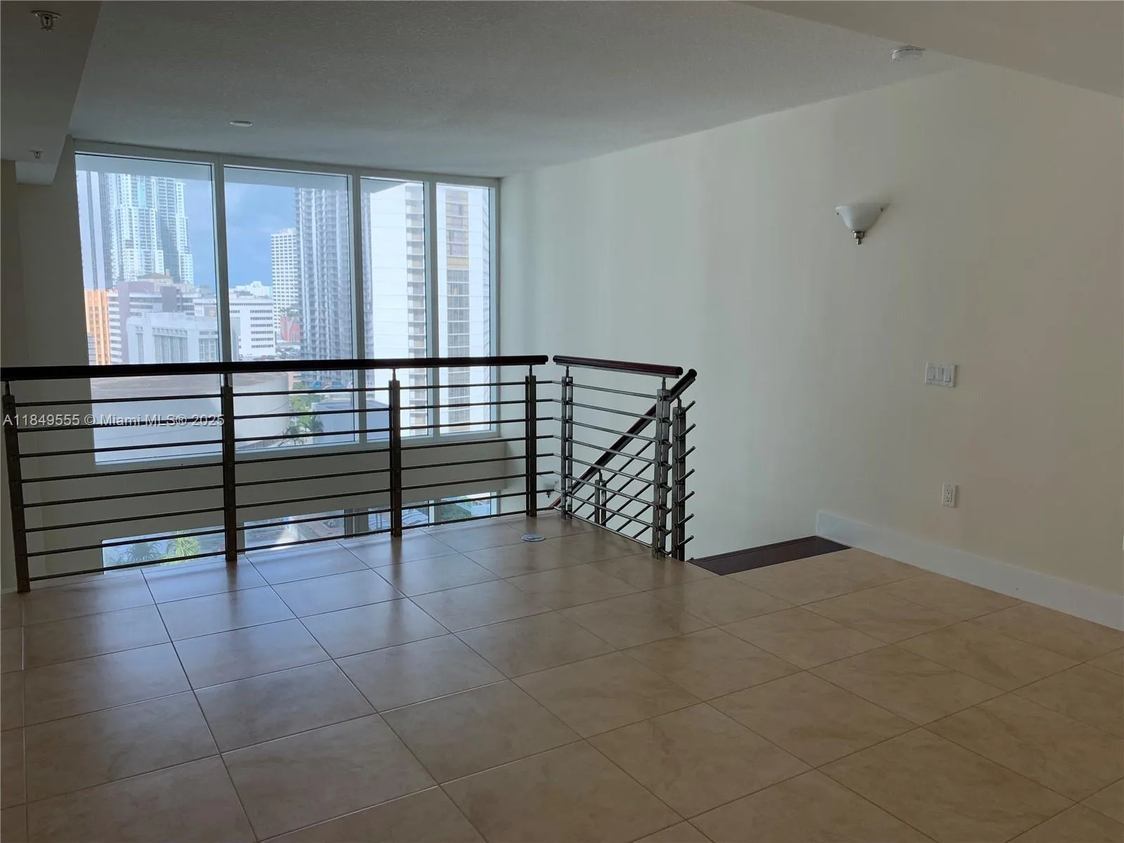 41 SE 5th St # 1011, Miami, FL 33131 photo 5