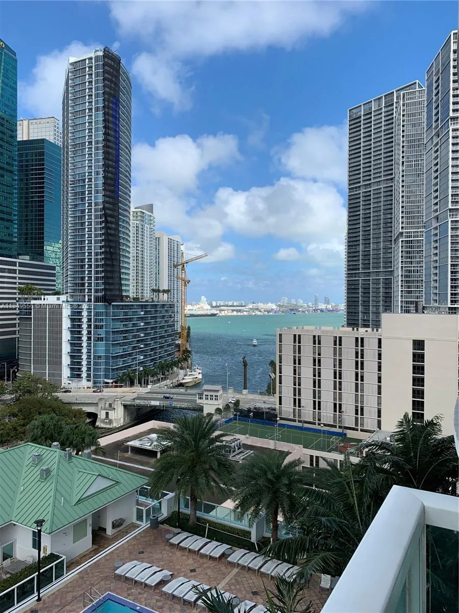 41 SE 5th St # 1011, Miami, FL 33131 photo 7