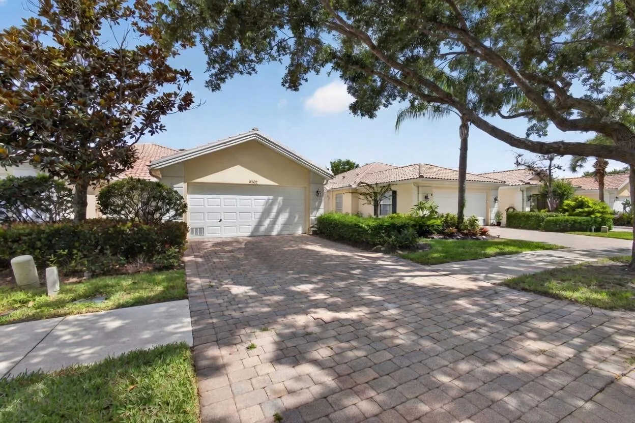 8522 SE Retreat Drive, Hobe Sound, FL 33455 photo 3