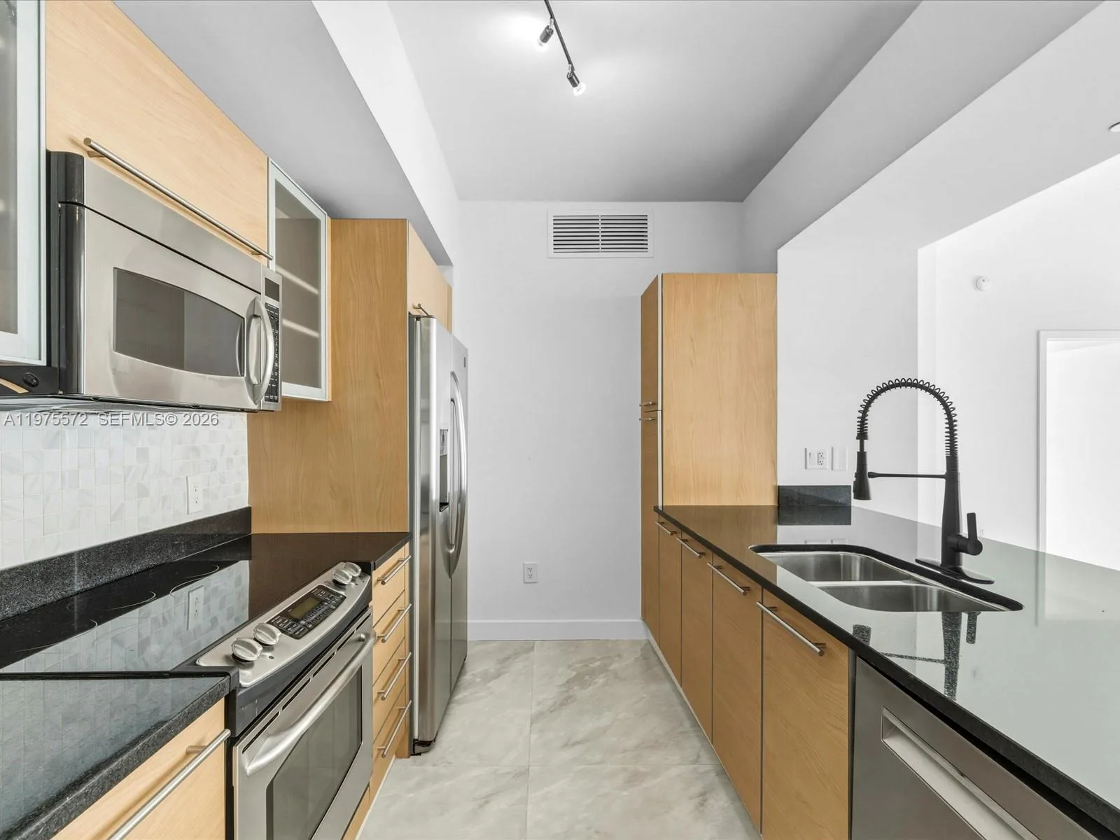 951 Brickell Ave # 2610, Miami, FL 33131 photo 8