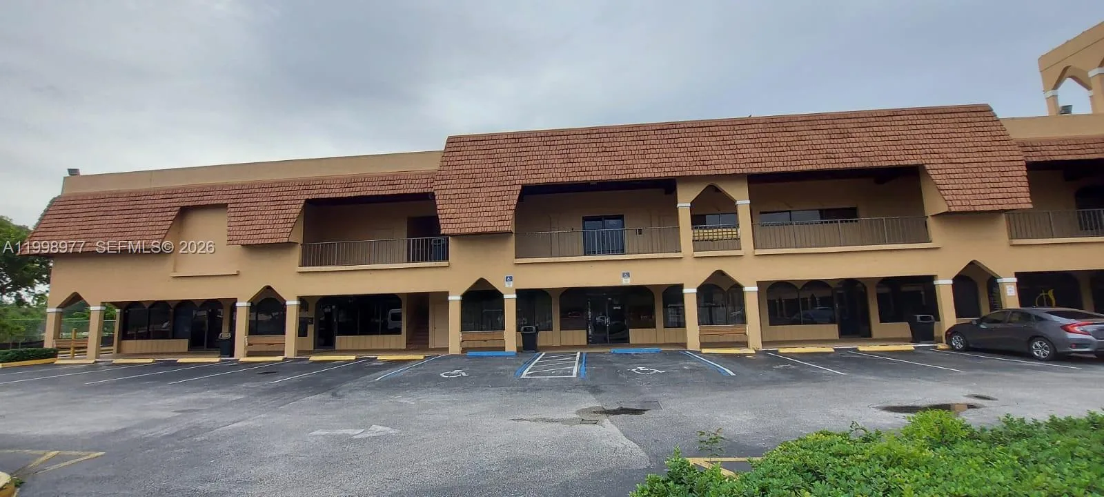 5460 N State Road 7 # 207, North Lauderdale, FL 33319