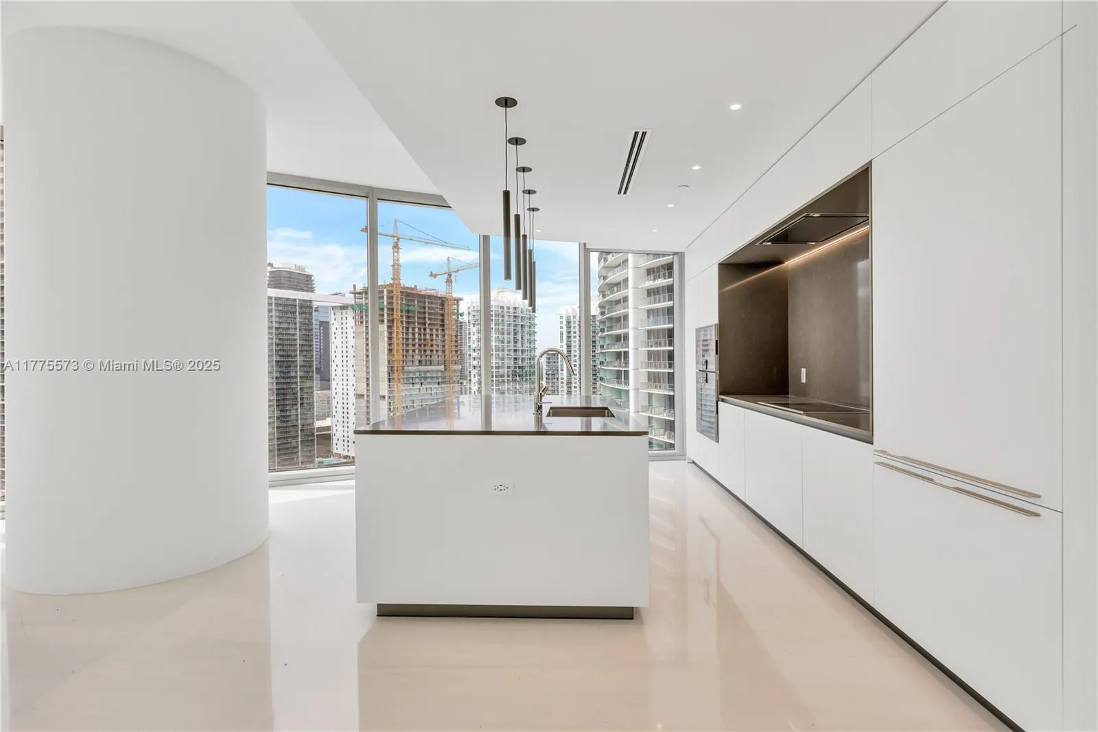 300 Biscayne Blvd way # 2907, Miami, FL 33131 photo 10