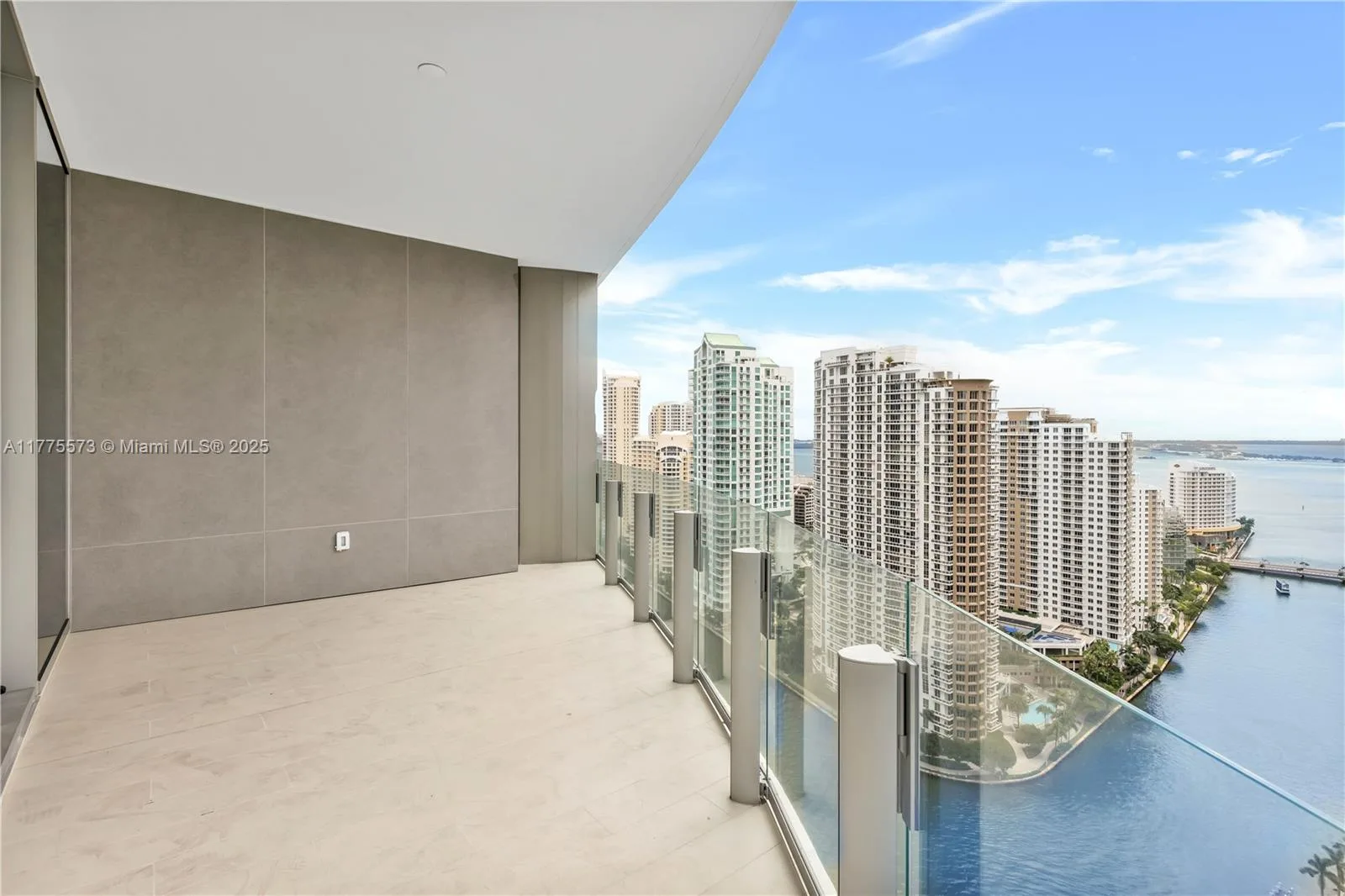 300 Biscayne Blvd way # 2907, Miami, FL 33131 photo 3