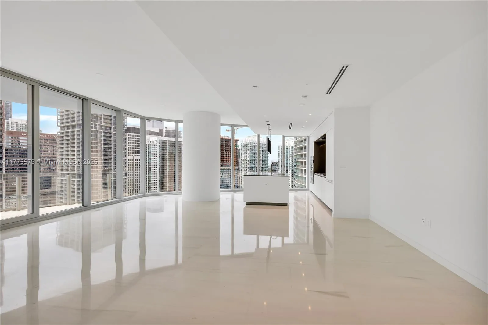 300 Biscayne Blvd way # 2907, Miami, FL 33131 photo 6