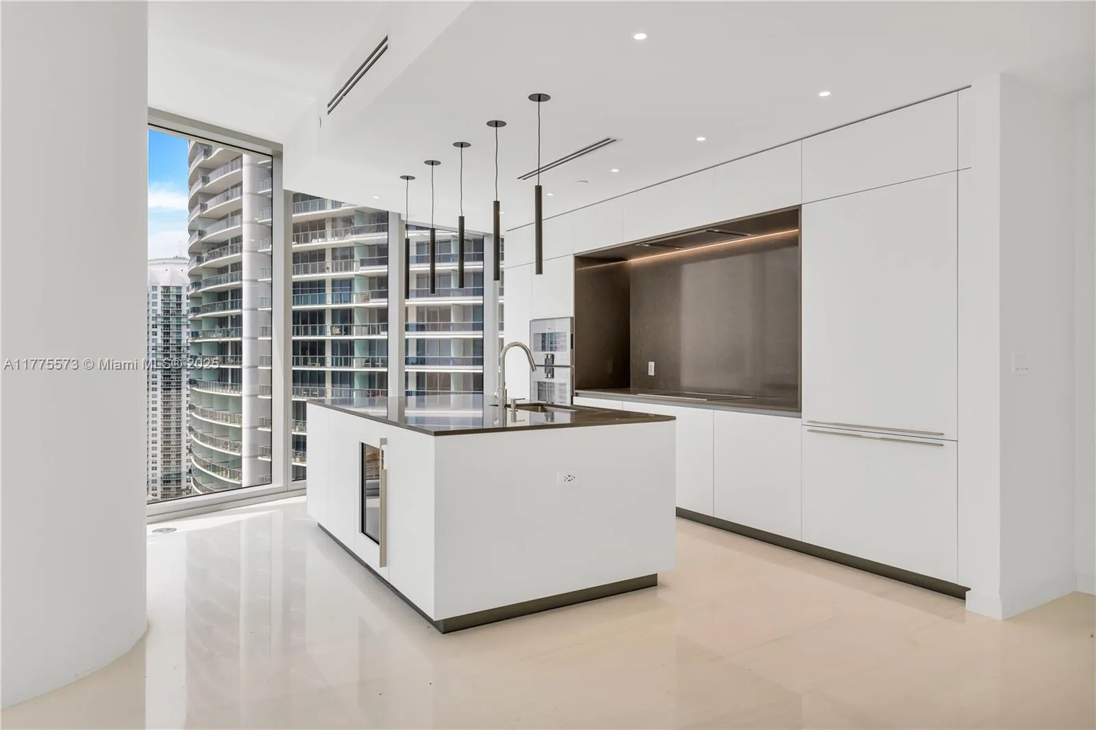 300 Biscayne Blvd way # 2907, Miami, FL 33131 photo 9