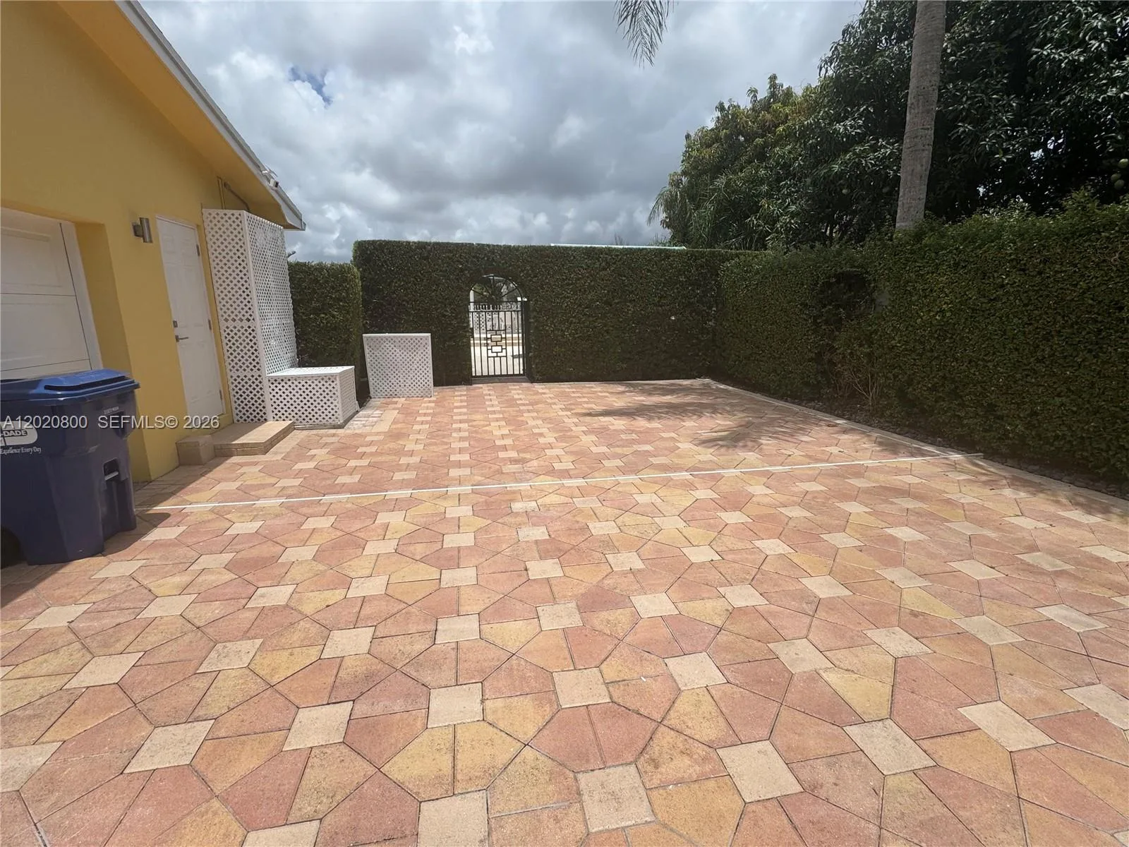 8605 SW 106th St # B, Miami, FL 33156
