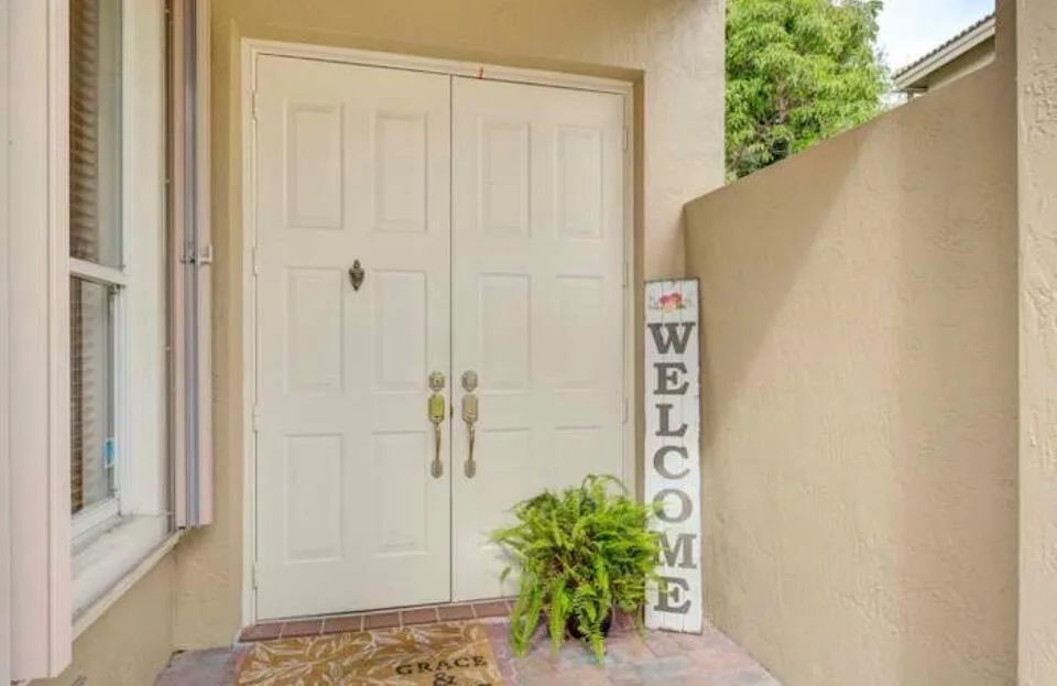 5012 Victoria Circle, West Palm Beach, FL 33409 photo 6