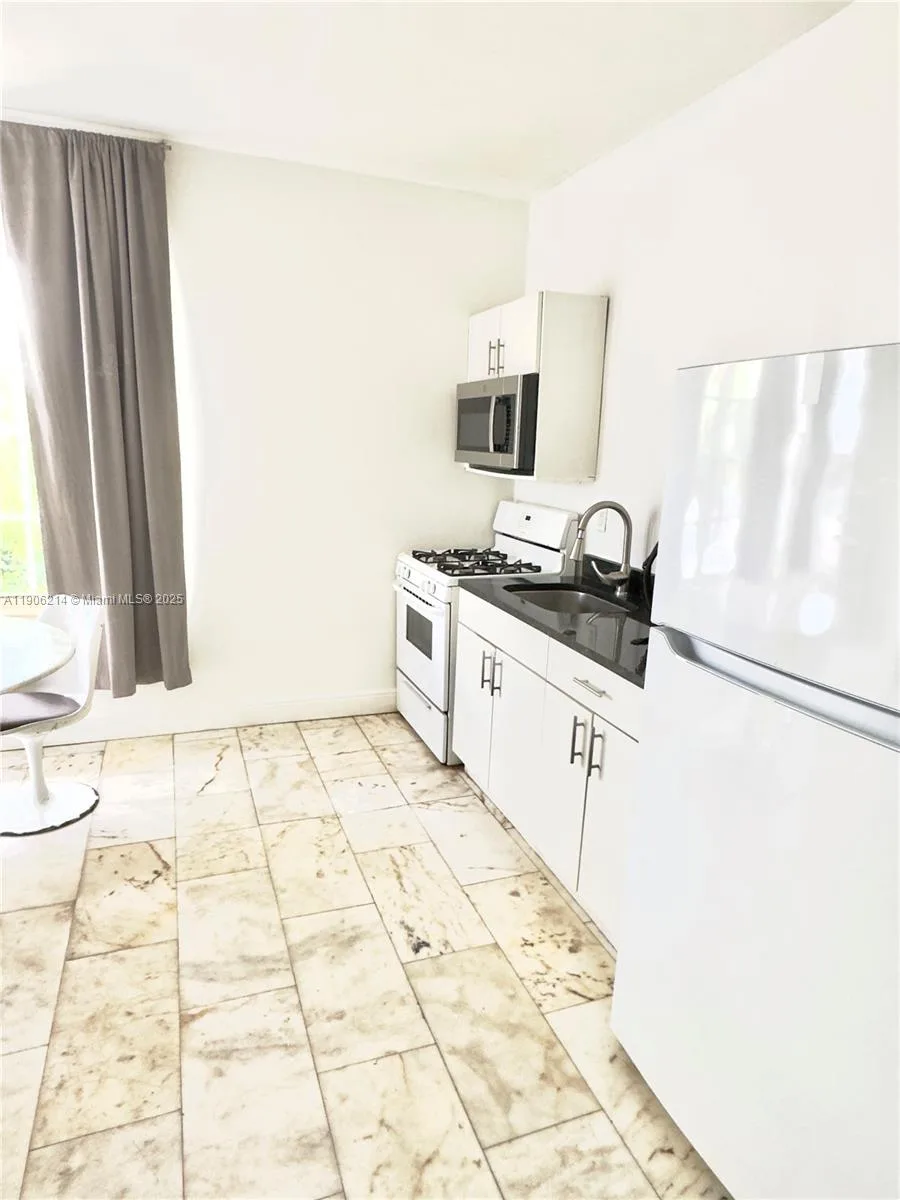 1526 Pennsylvania Ave # 2, Miami Beach, FL 33139 photo 4