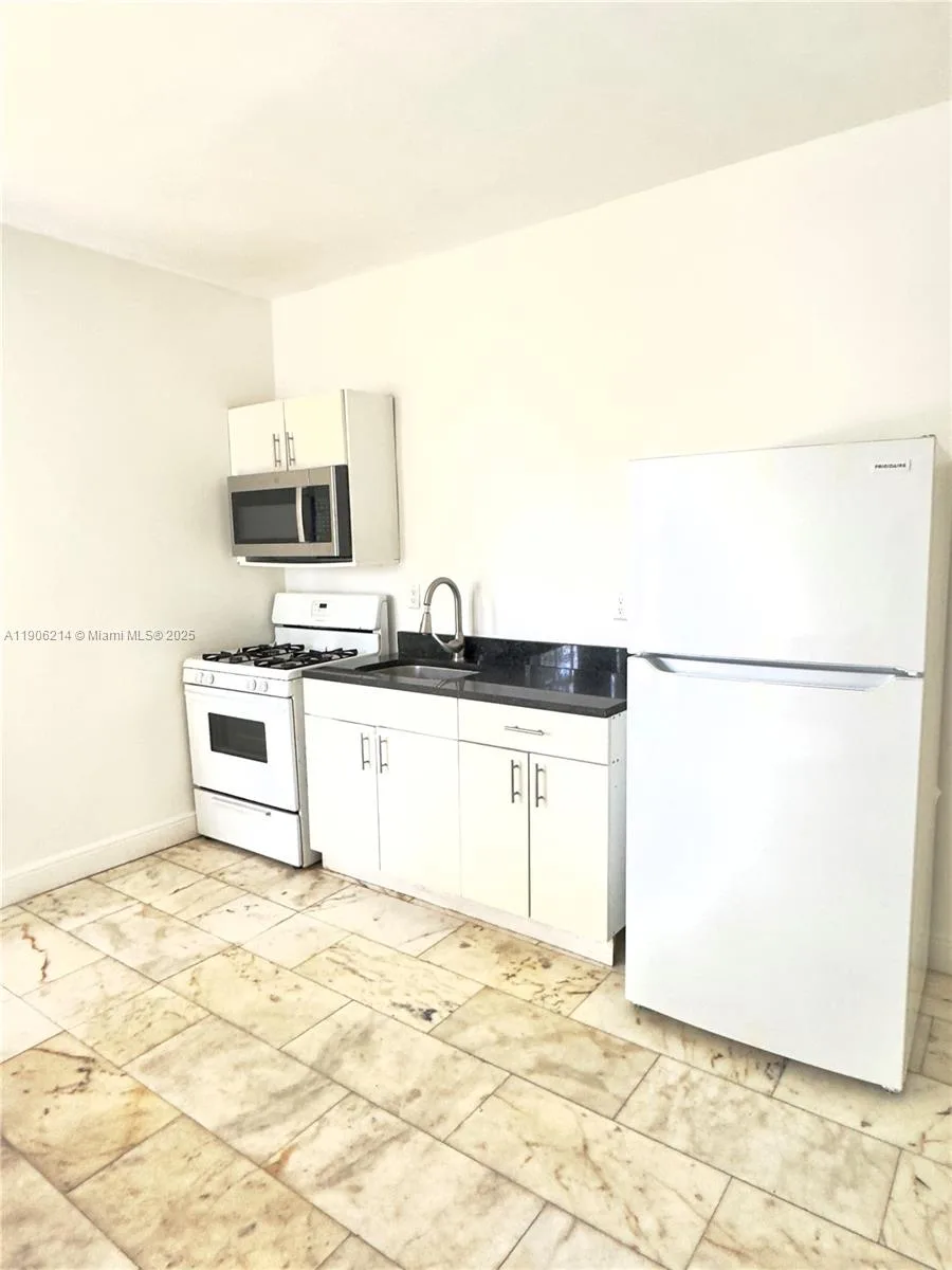1526 Pennsylvania Ave # 2, Miami Beach, FL 33139 photo 5