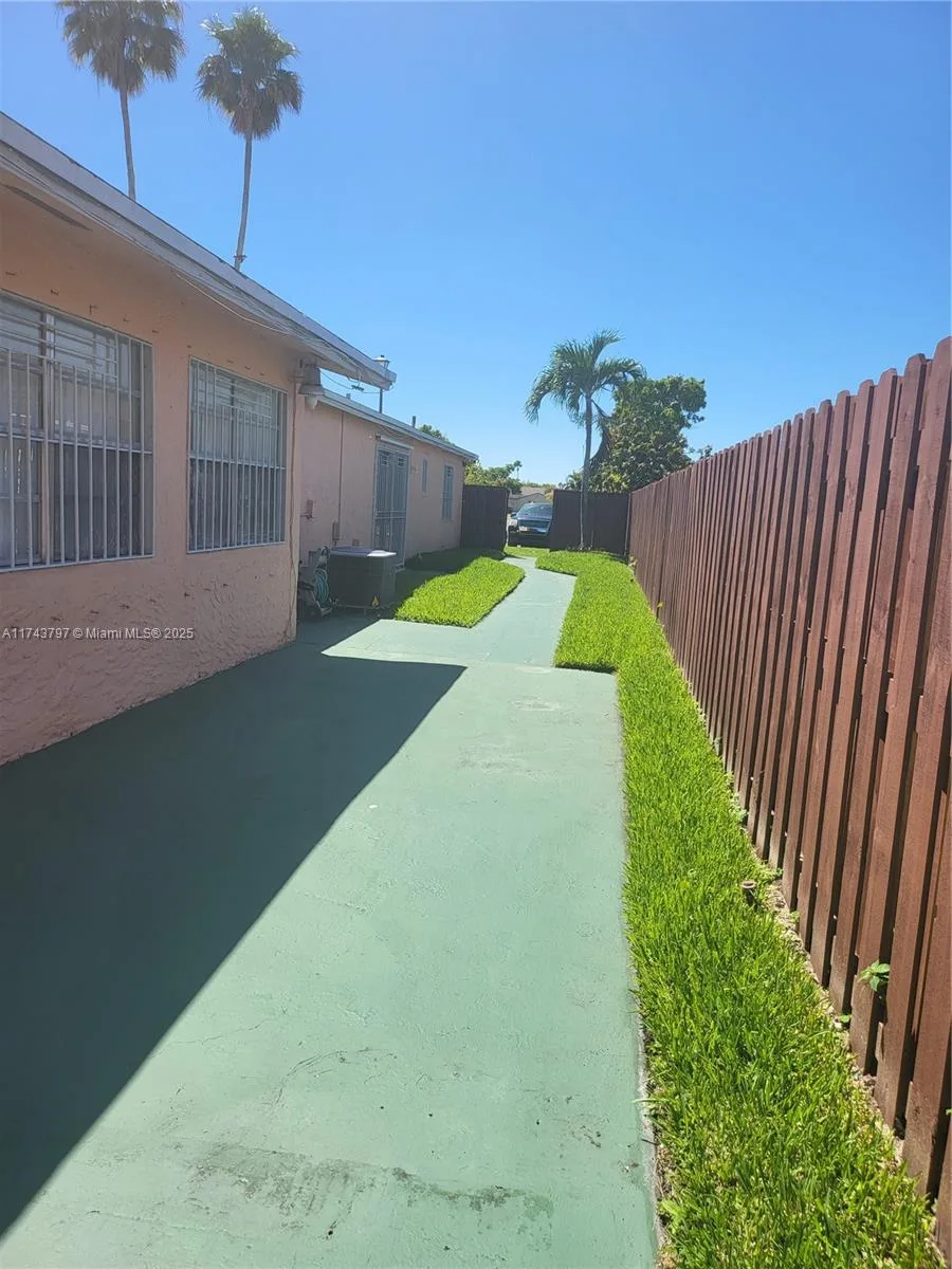 6771 NW 199th Ter, Hialeah, FL 33015 photo 3