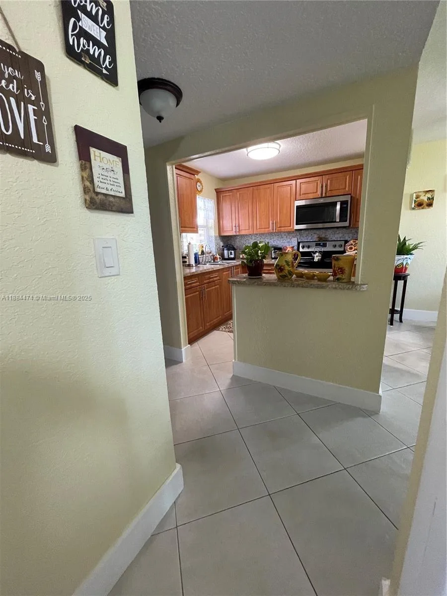 9041 Sunrise Lakes Blvd # 108, Sunrise, FL 33322 photo 7