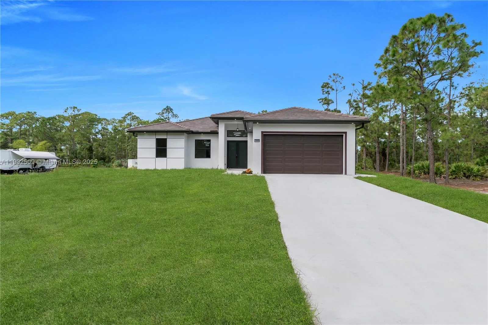 1689 Palmetto Ave, Lehigh Acres, FL 33972