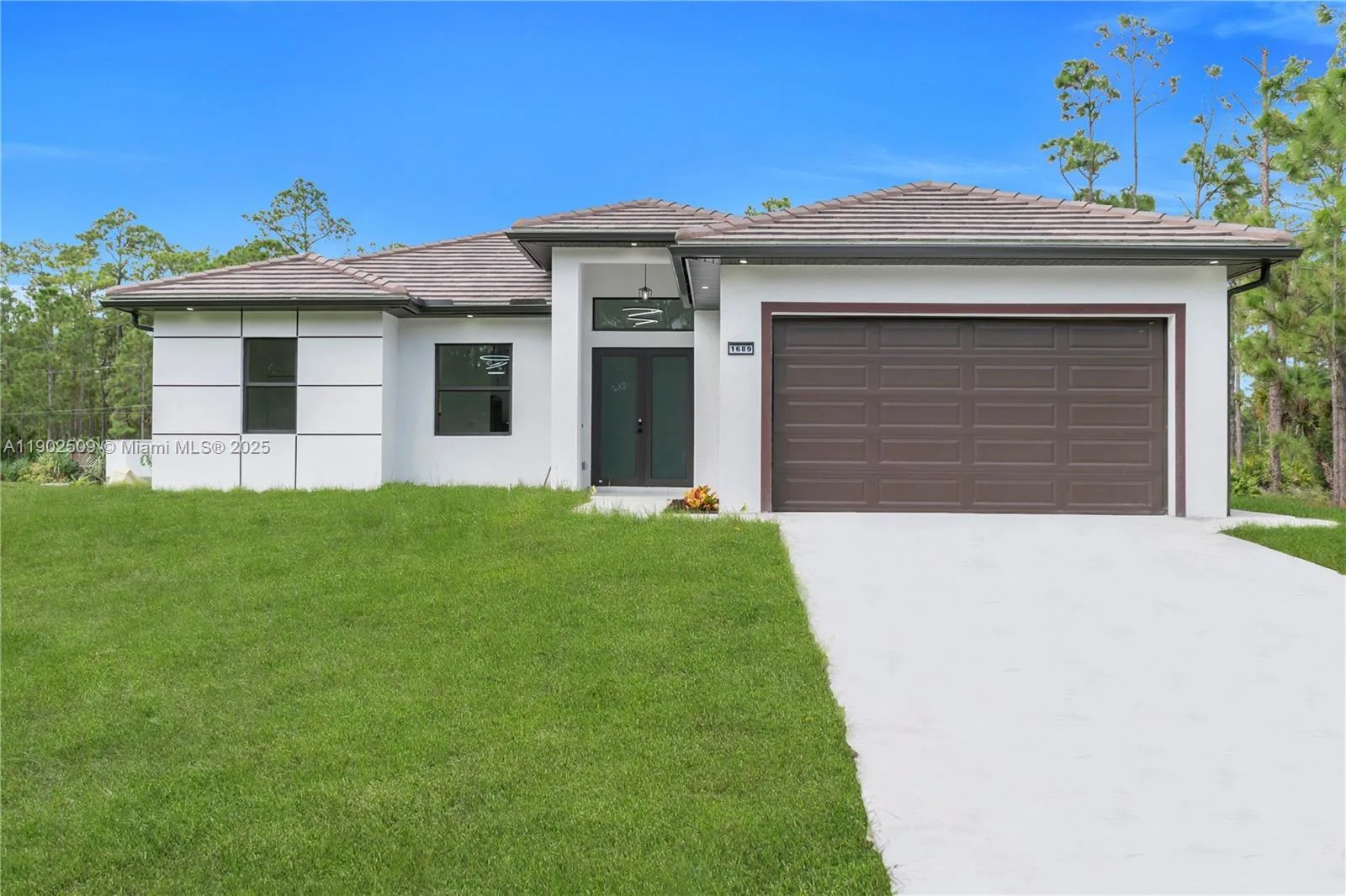 1689 Palmetto Ave, Lehigh Acres, FL 33972 photo 2