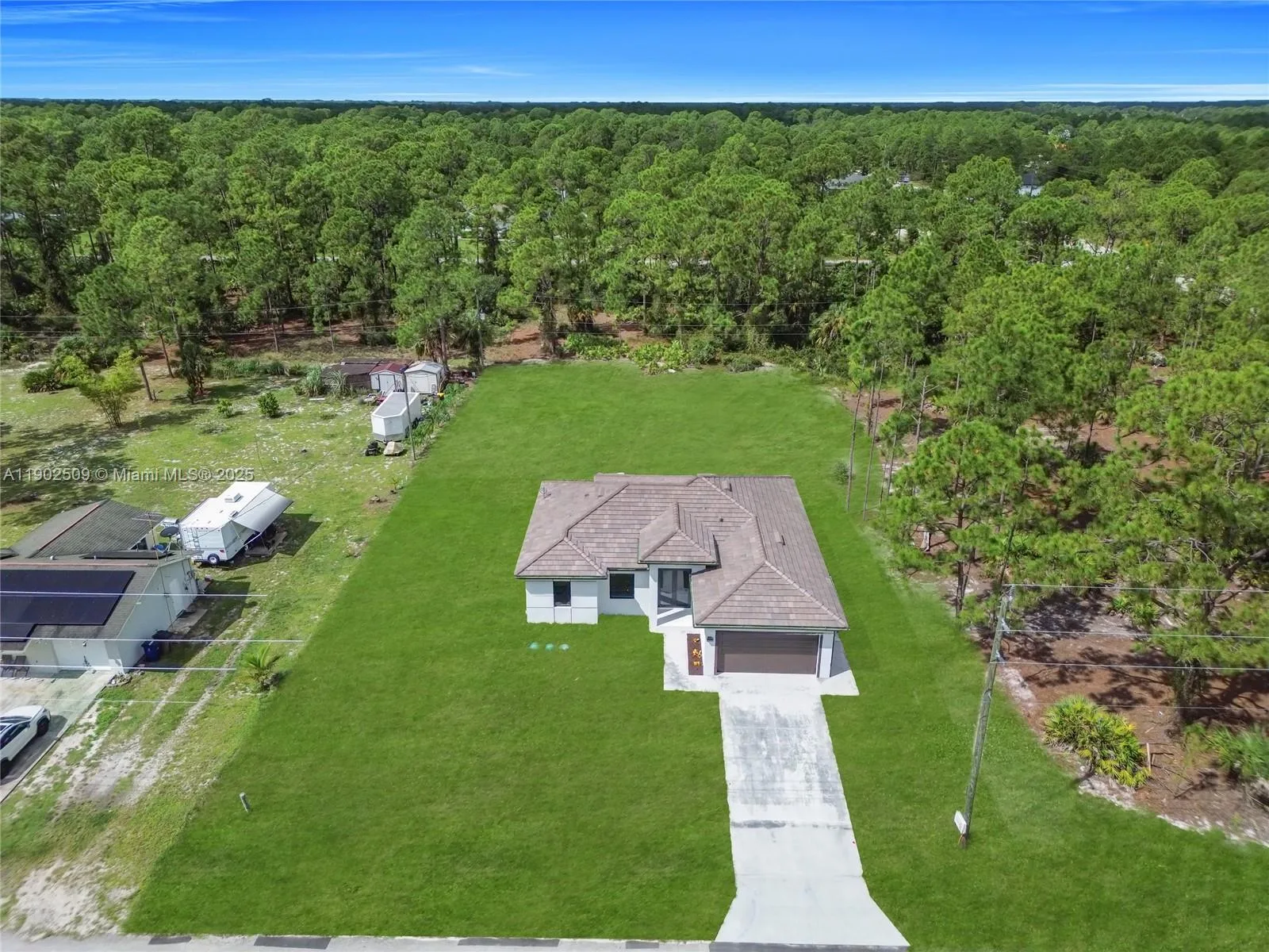1689 Palmetto Ave, Lehigh Acres, FL 33972 photo 4