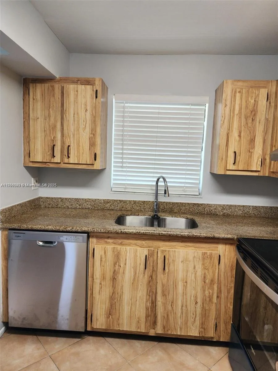 6061 Shakerwood Cir # 208, Tamarac, FL 33319 photo 2