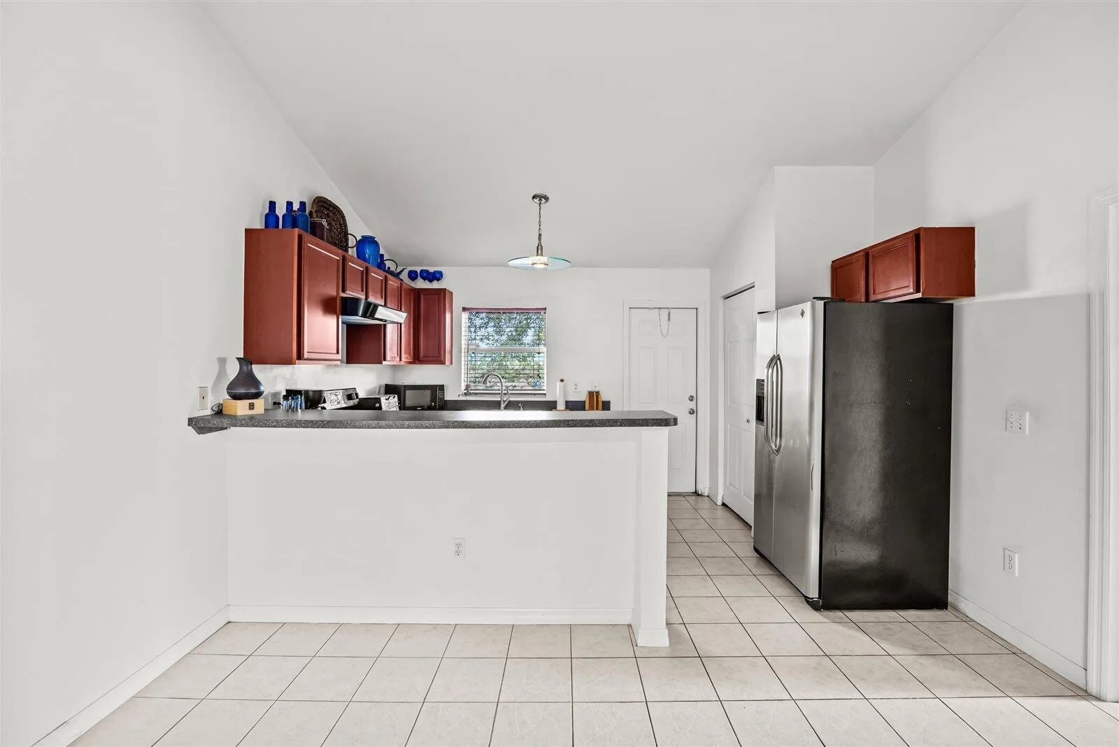 913 SE FORREST PARK Drive, Stuart, FL 34994 photo 8