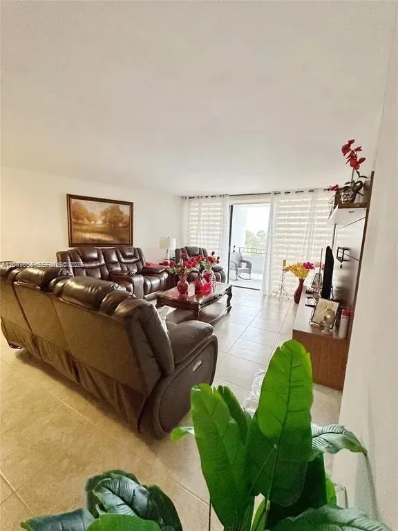 13953 Kendale Lakes Cir # 410B, Miami, FL 33183 photo 3
