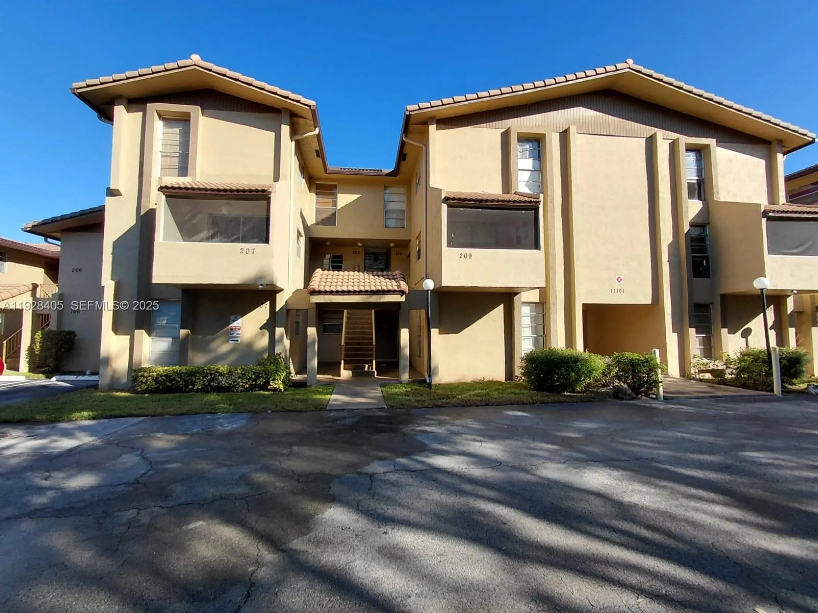 11101 Royal Palm Blvd # 208, Coral Springs, FL 33065