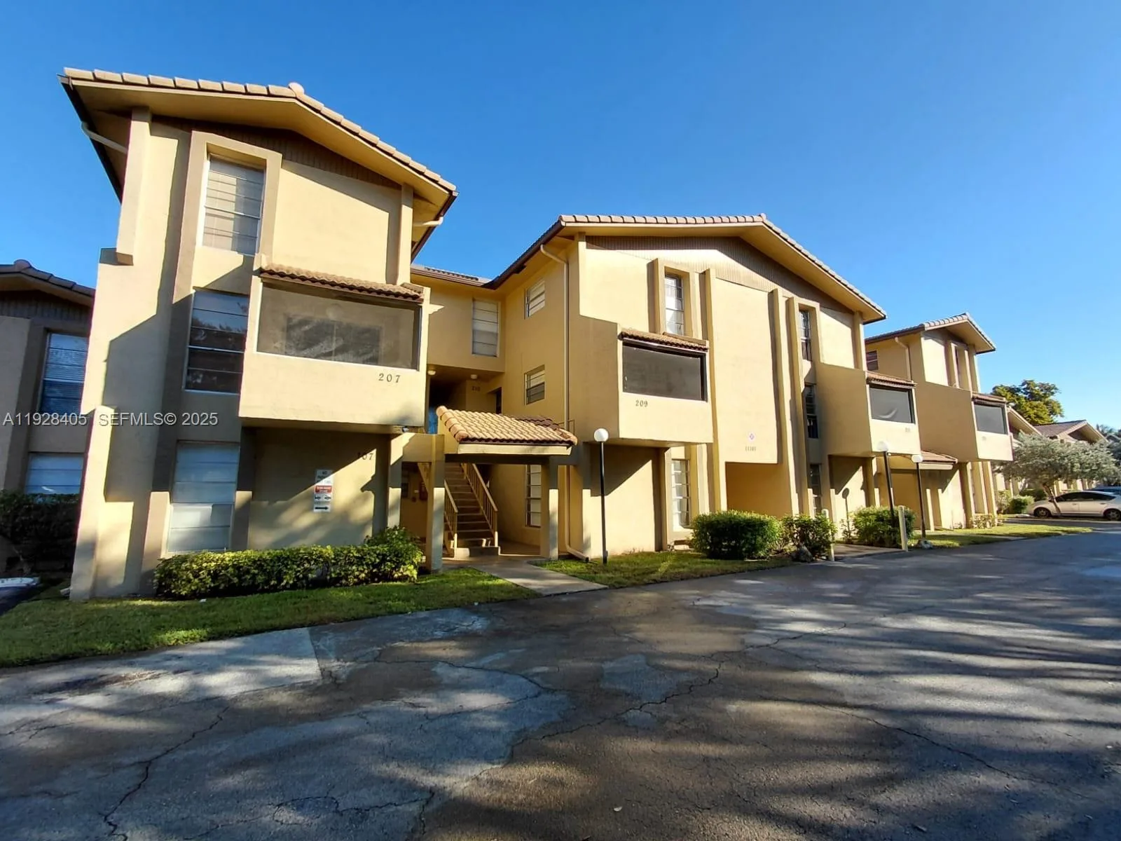11101 Royal Palm Blvd # 208, Coral Springs, FL 33065 photo 2