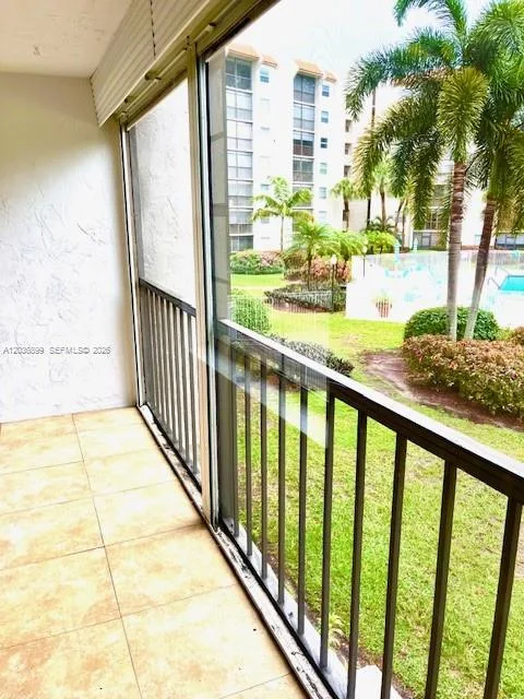 3920 Inverrary Blvd # 204C, Lauderhill, FL 33319