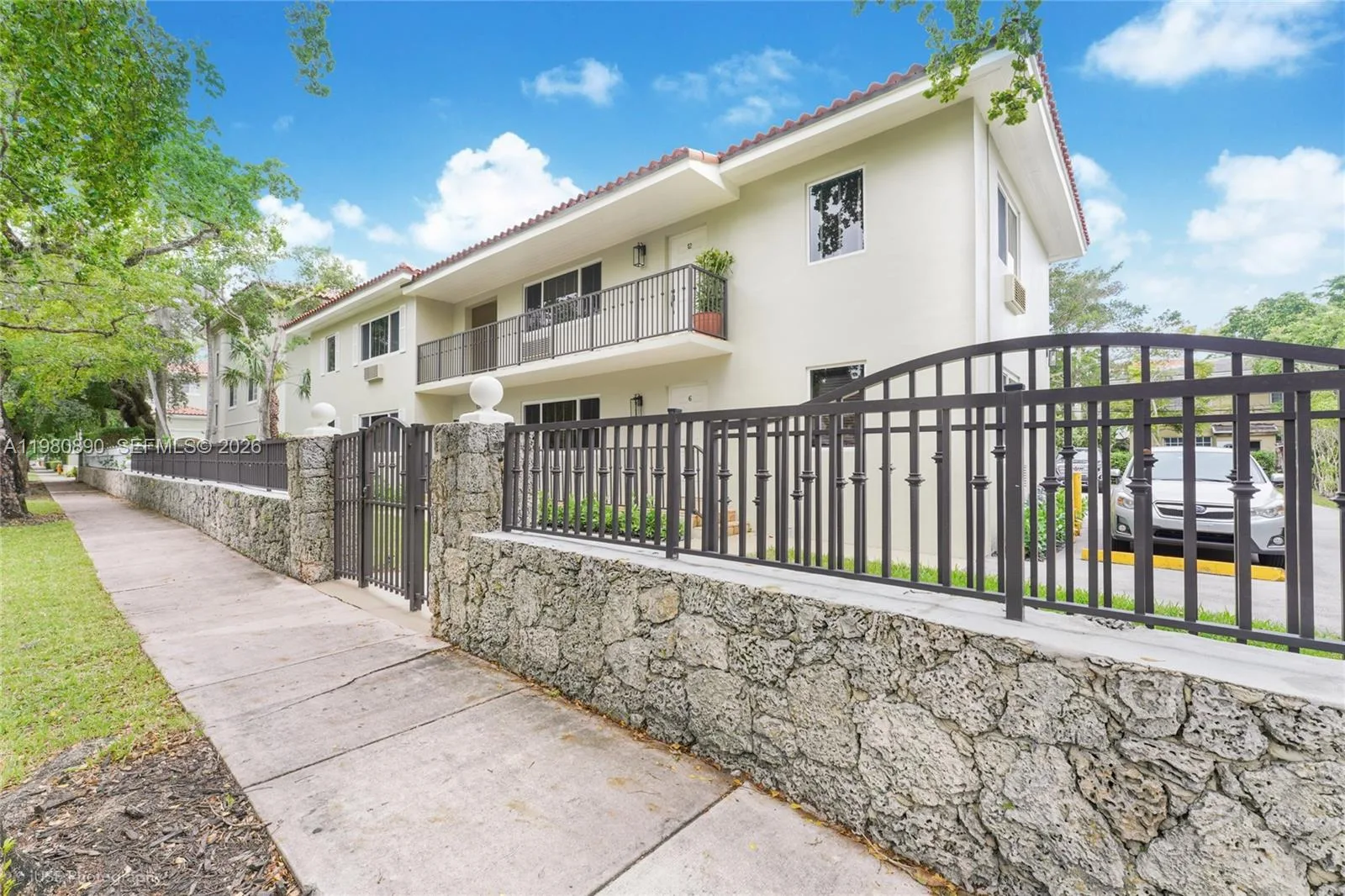 35 Antilla Ave, Coral Gables, FL 33134 photo 2