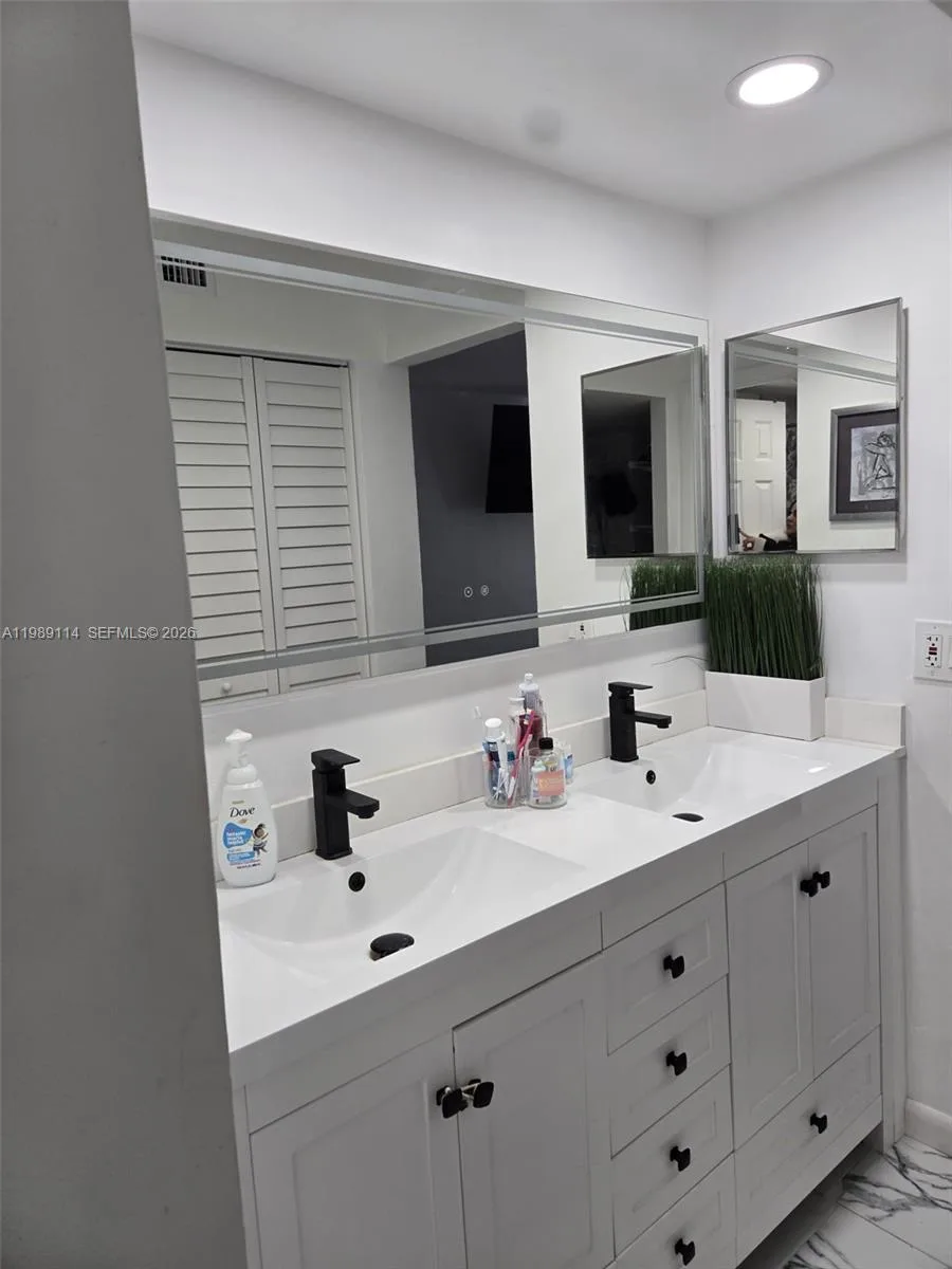 6195 Rock Island Rd # 409, Tamarac, FL 33319 photo 3